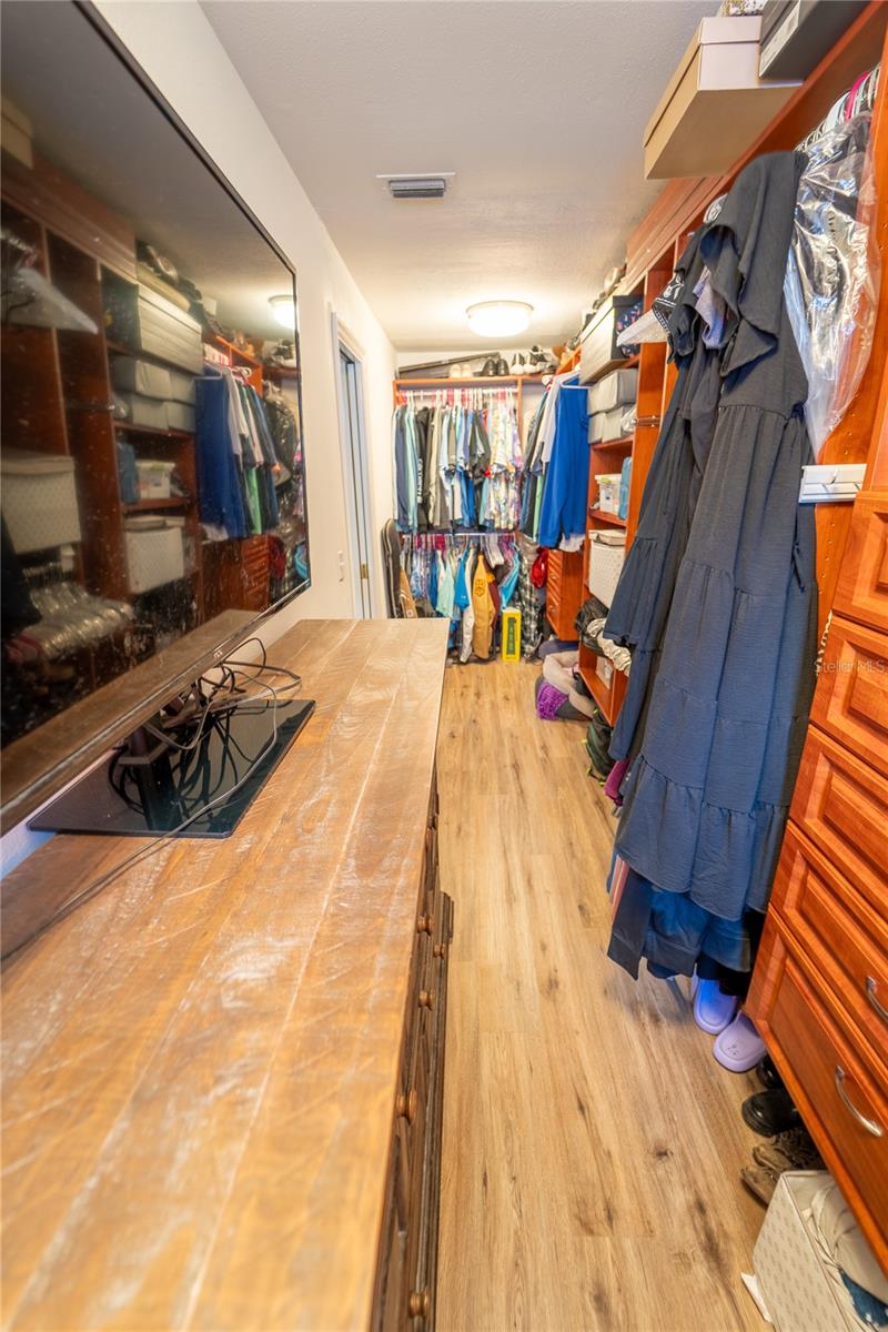 621 Stillview Cir Property Photo 38