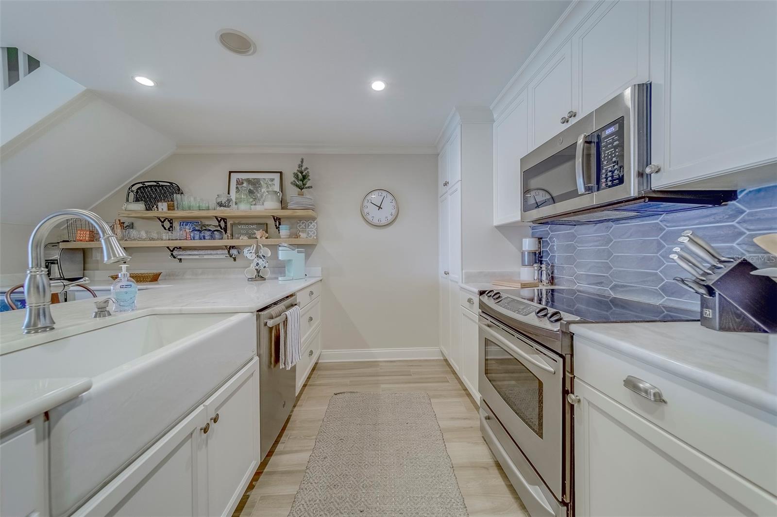 2250 Gulf Blvd #b2 Property Photo 6