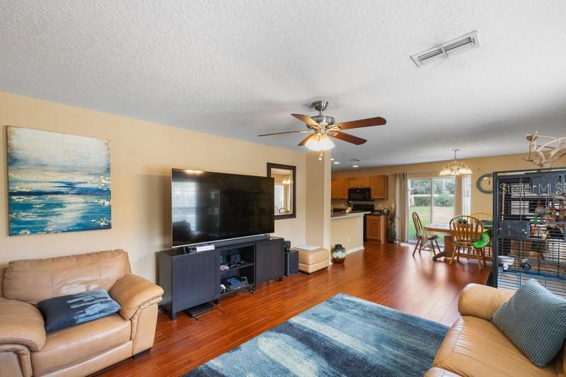 4564 Limerick Dr Property Photo 8