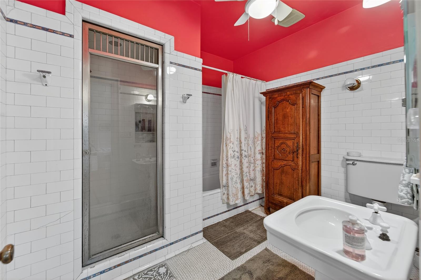 301 Caspian St Property Photo 50