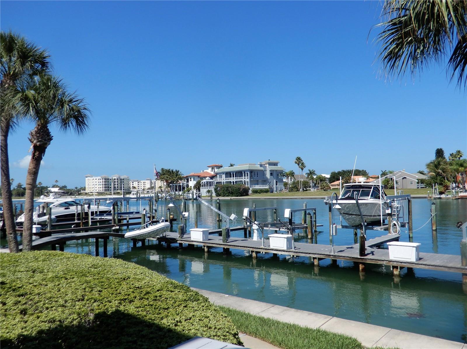 910 Pinellas Bayway S #103 Property Photo 22