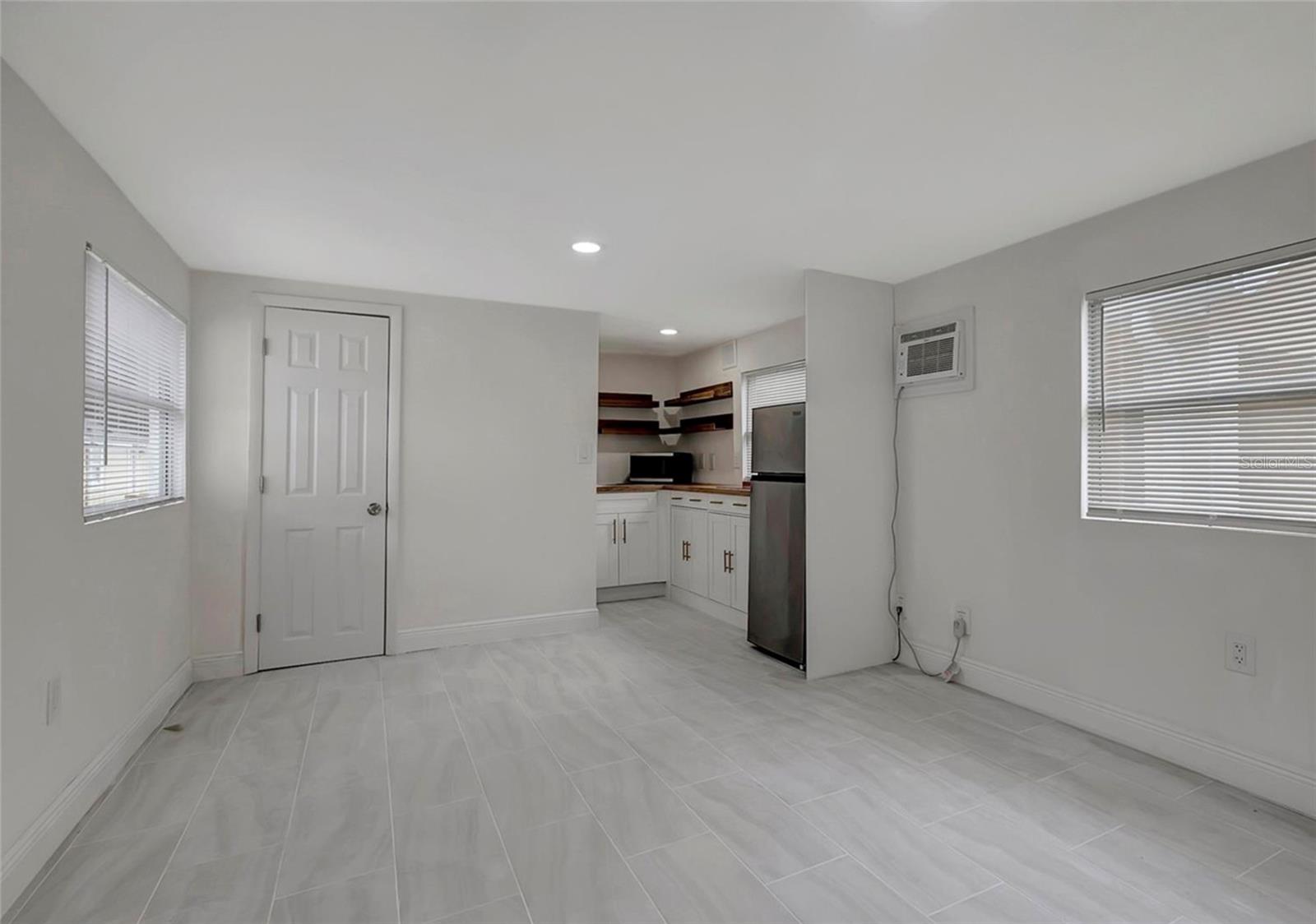 8413 N Hamner Ave Property Photo 21