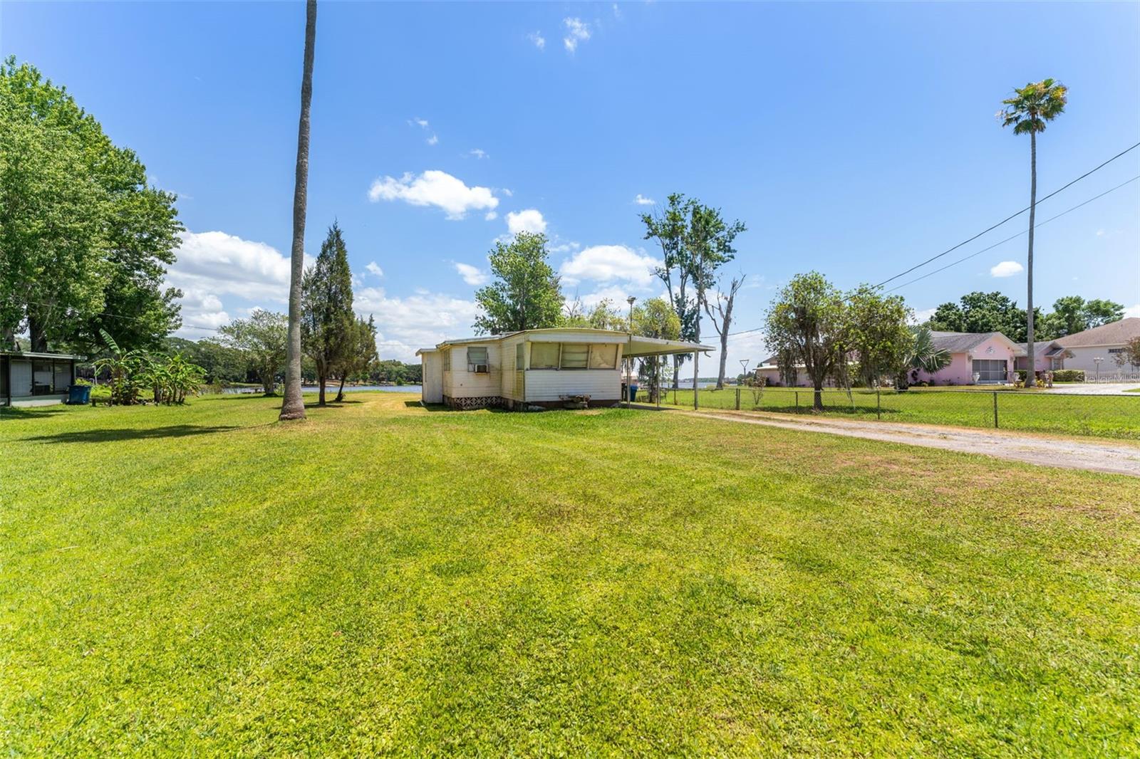 7558 Berkley Rd Property Photo 4