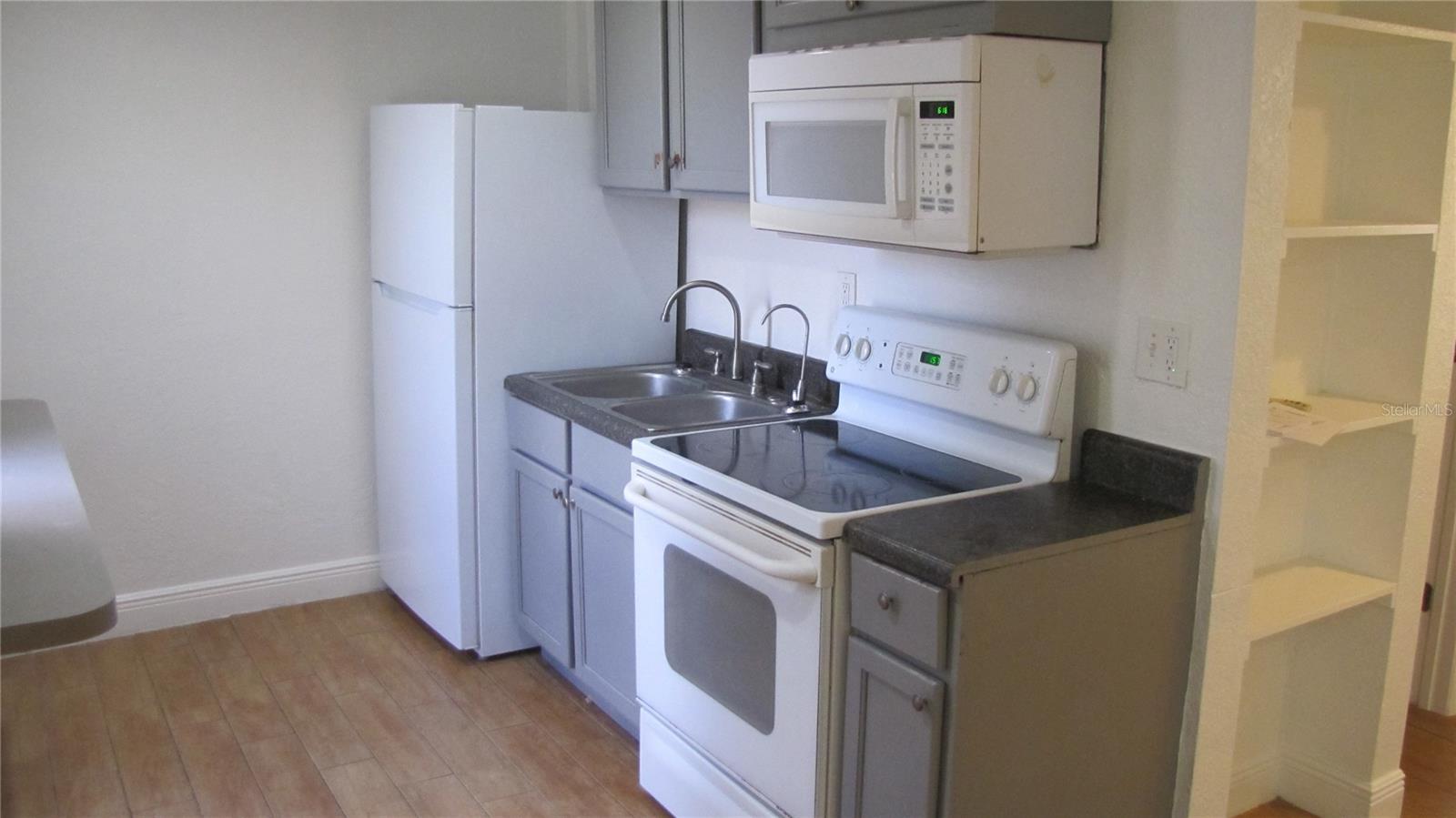 109 E Gladys St #d Property Photo 4