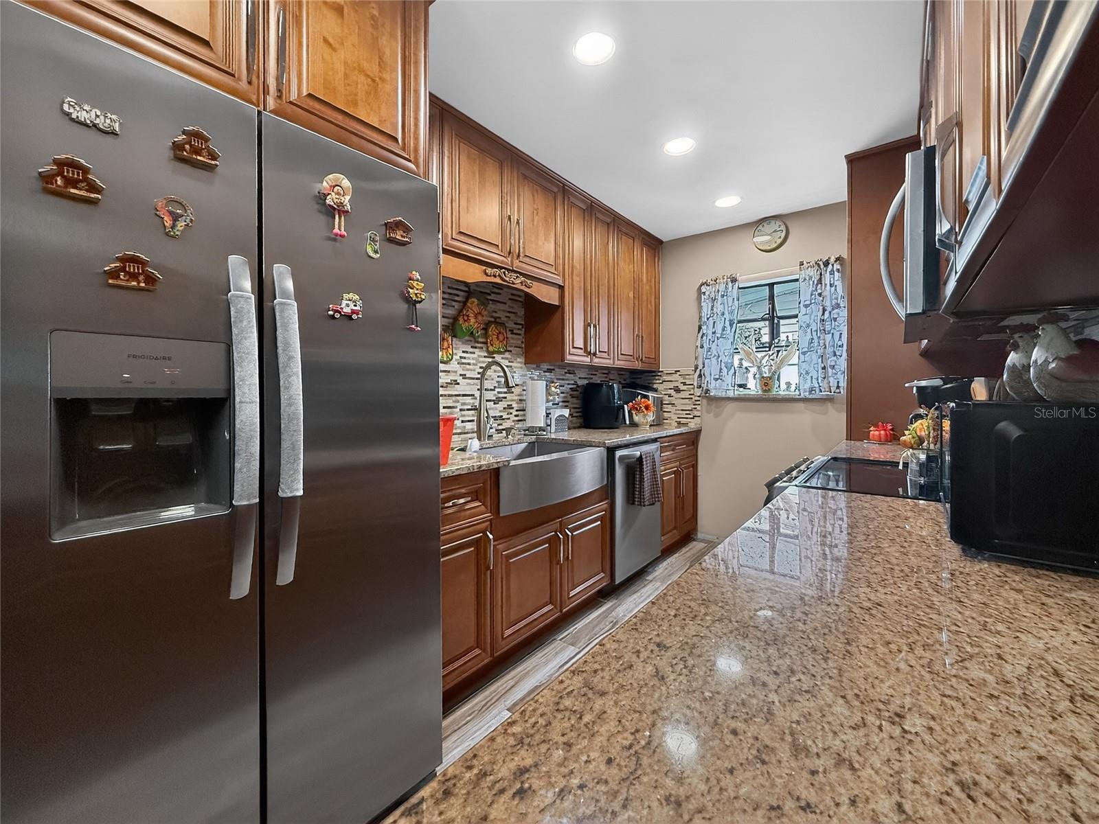 8009 Cornwall Ln Property Photo 10