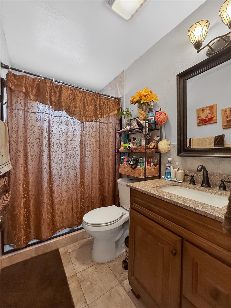 8009 Cornwall Ln Property Photo 15