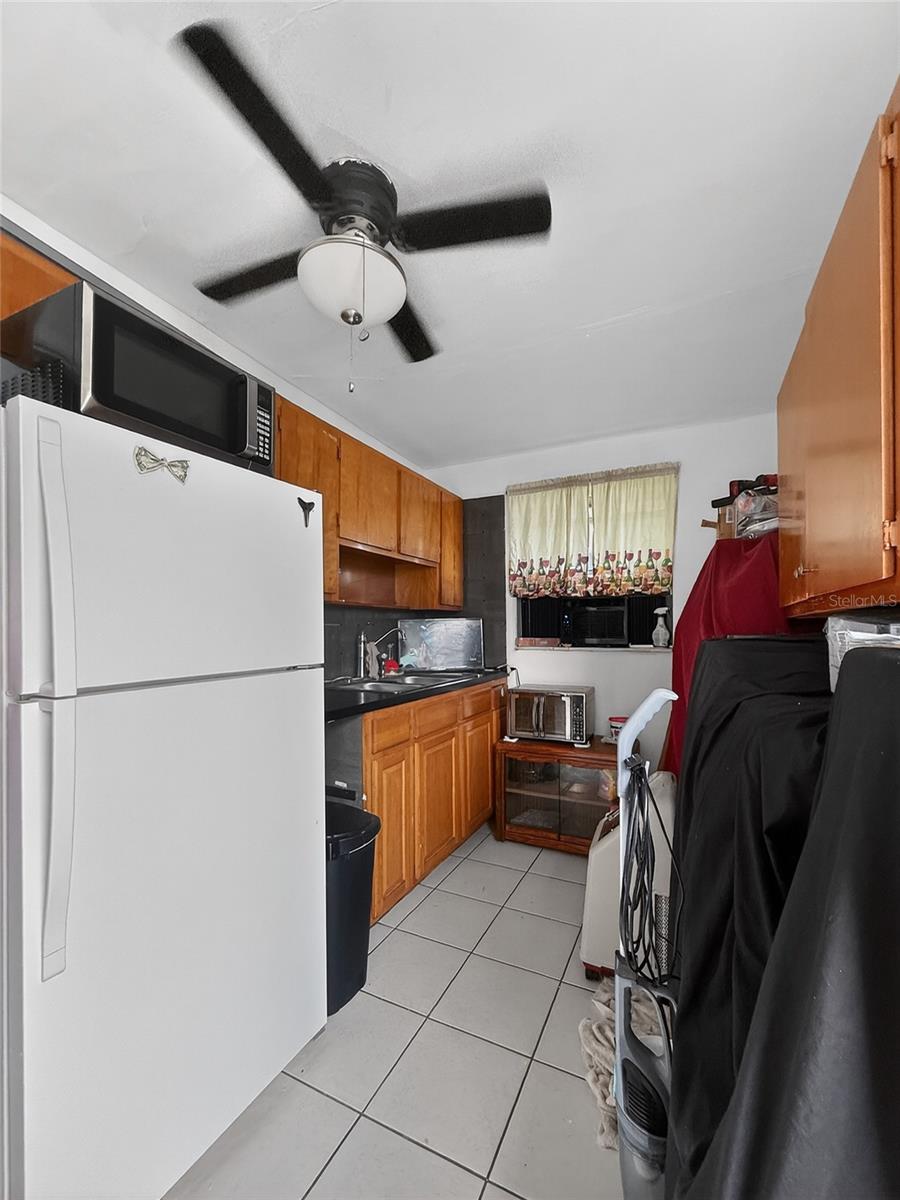 8009 Cornwall Ln Property Photo 16