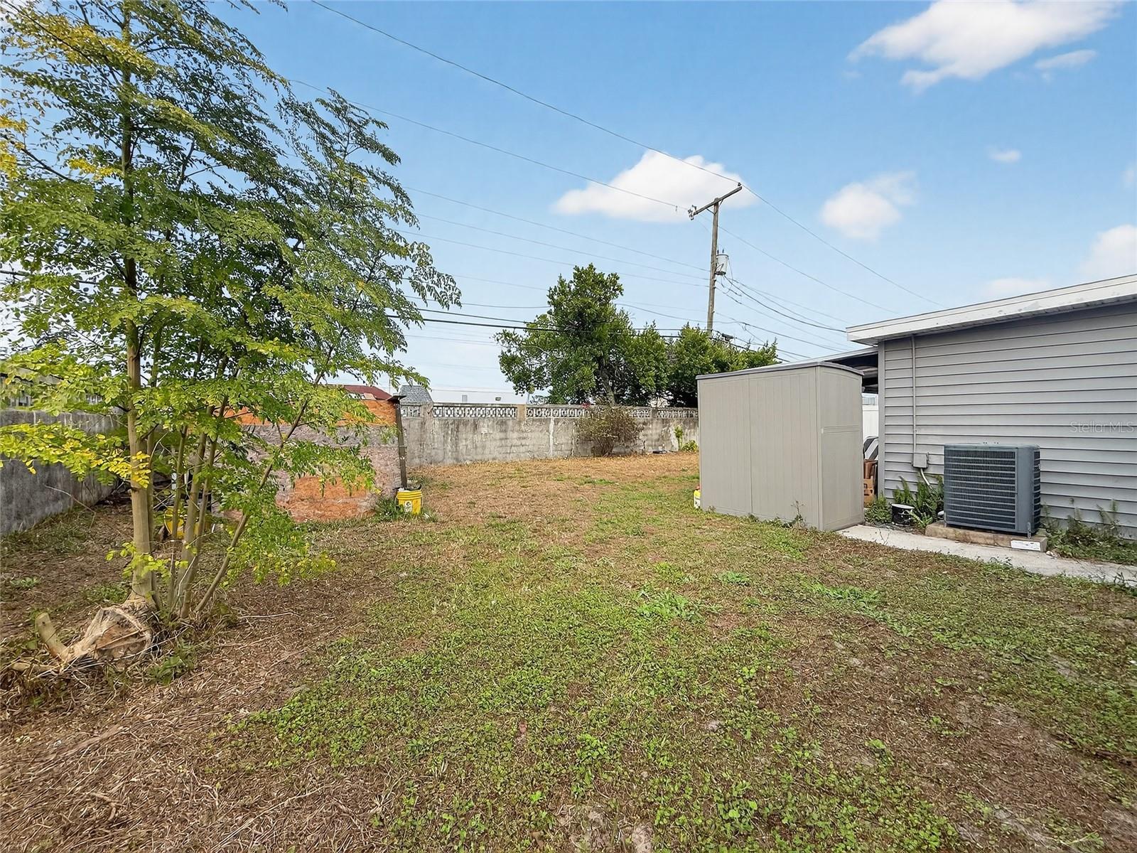 8009 Cornwall Ln Property Photo 24