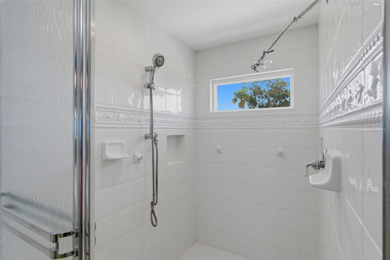 106 2nd Ave Property Photo 54