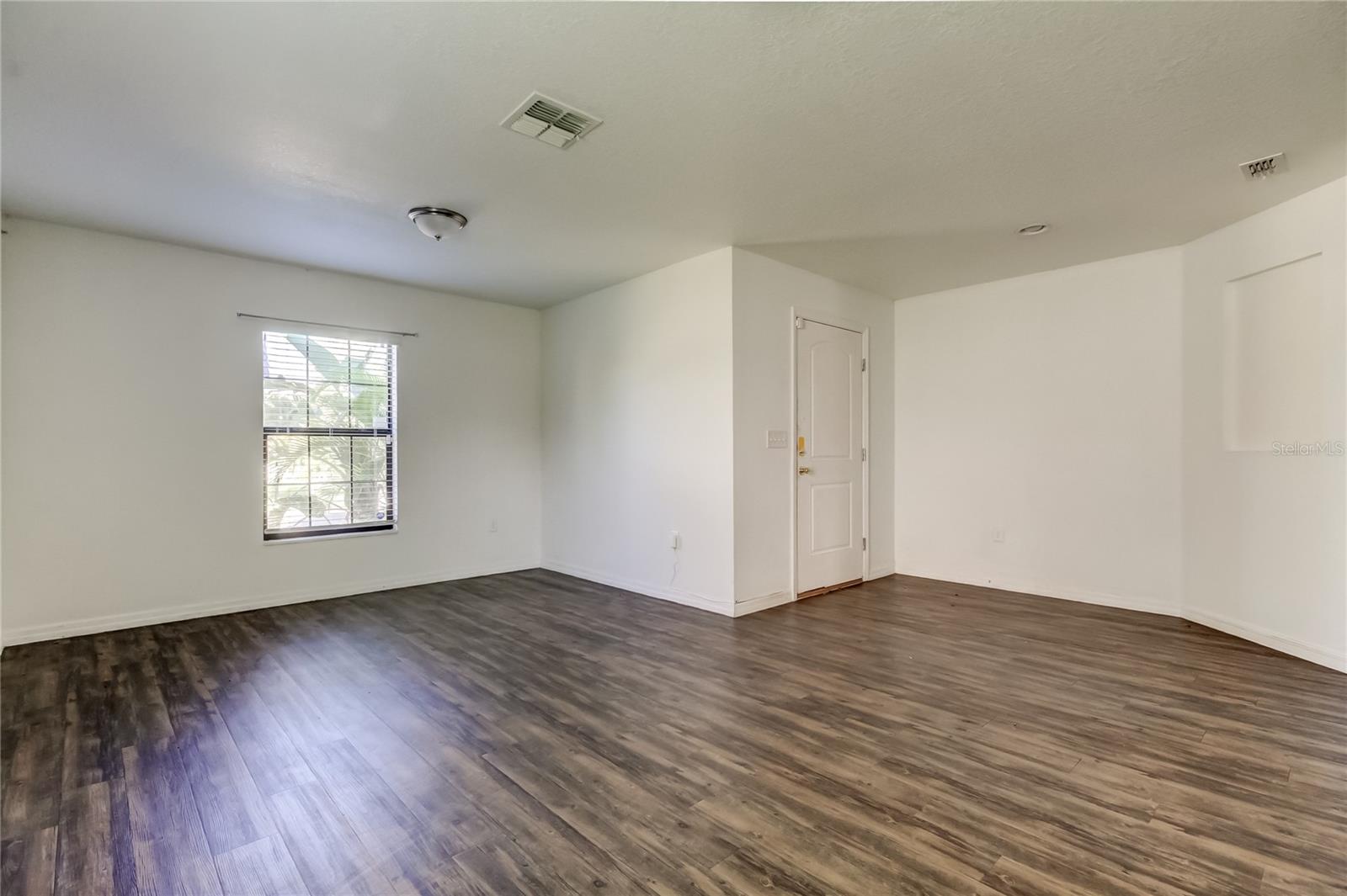 1739 Chatham Green Cir Property Photo 4
