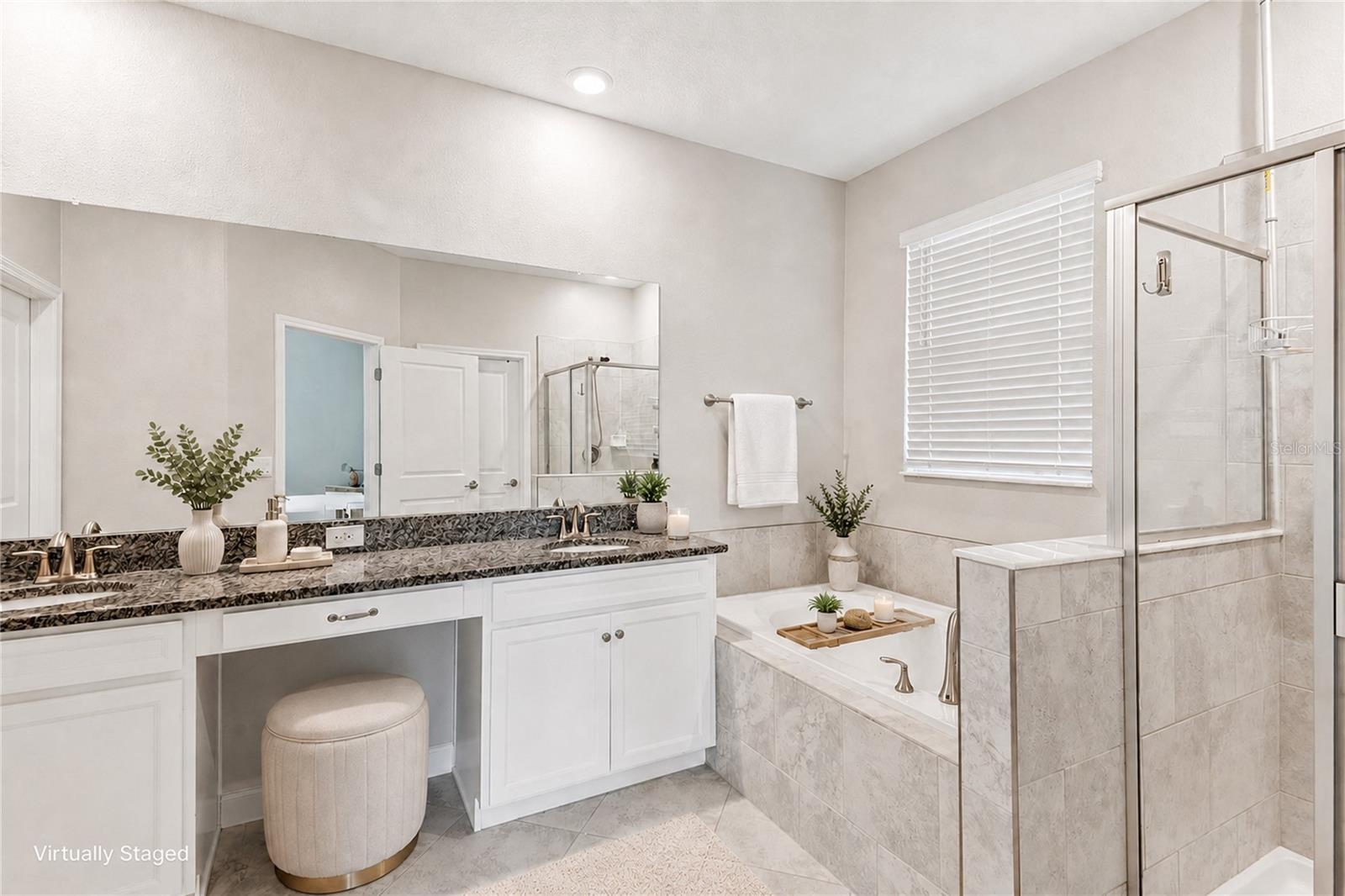 24928 Lambrusco Loop Property Photo 11