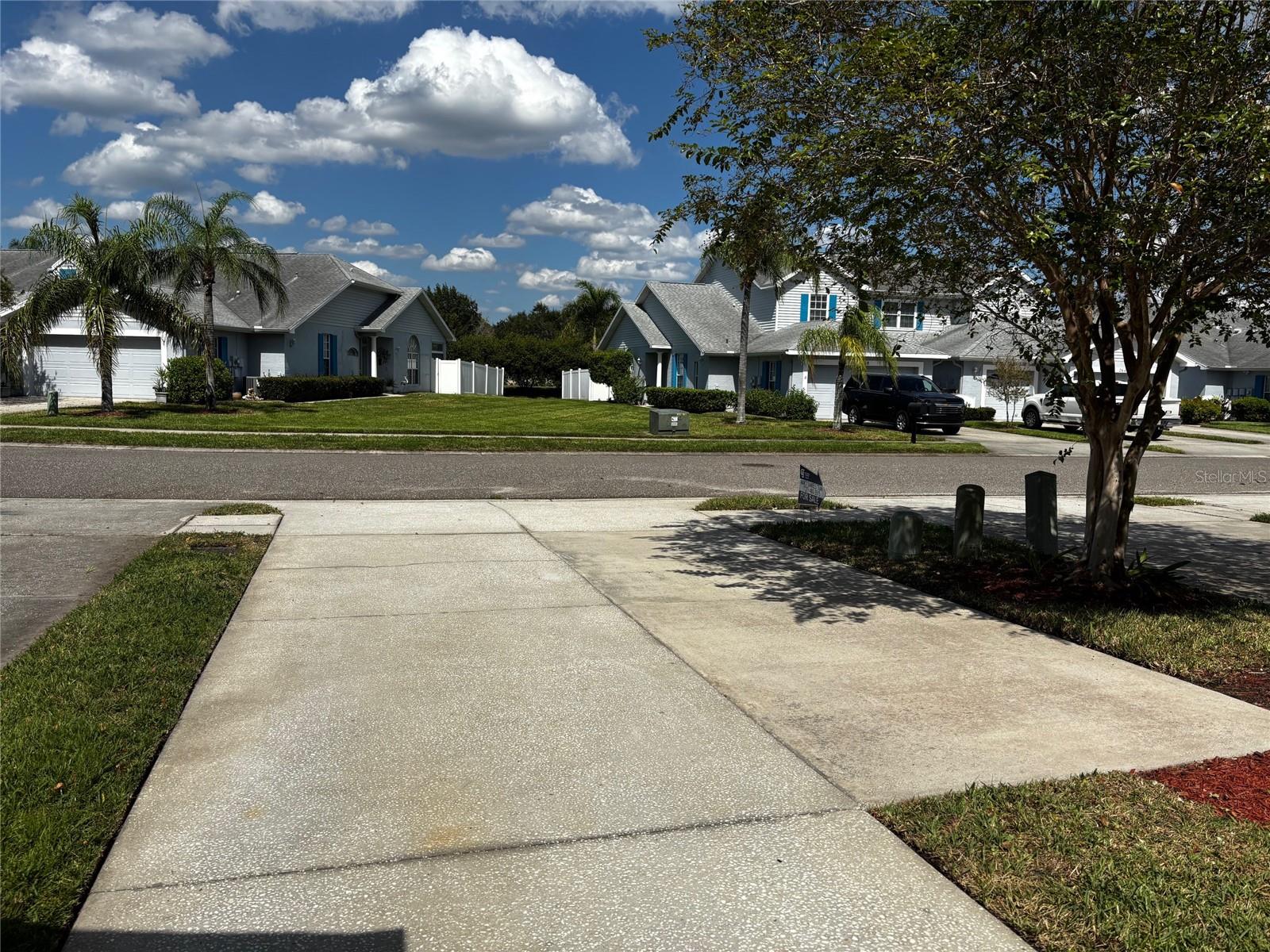 271 Hemingway Dr Property Photo 4