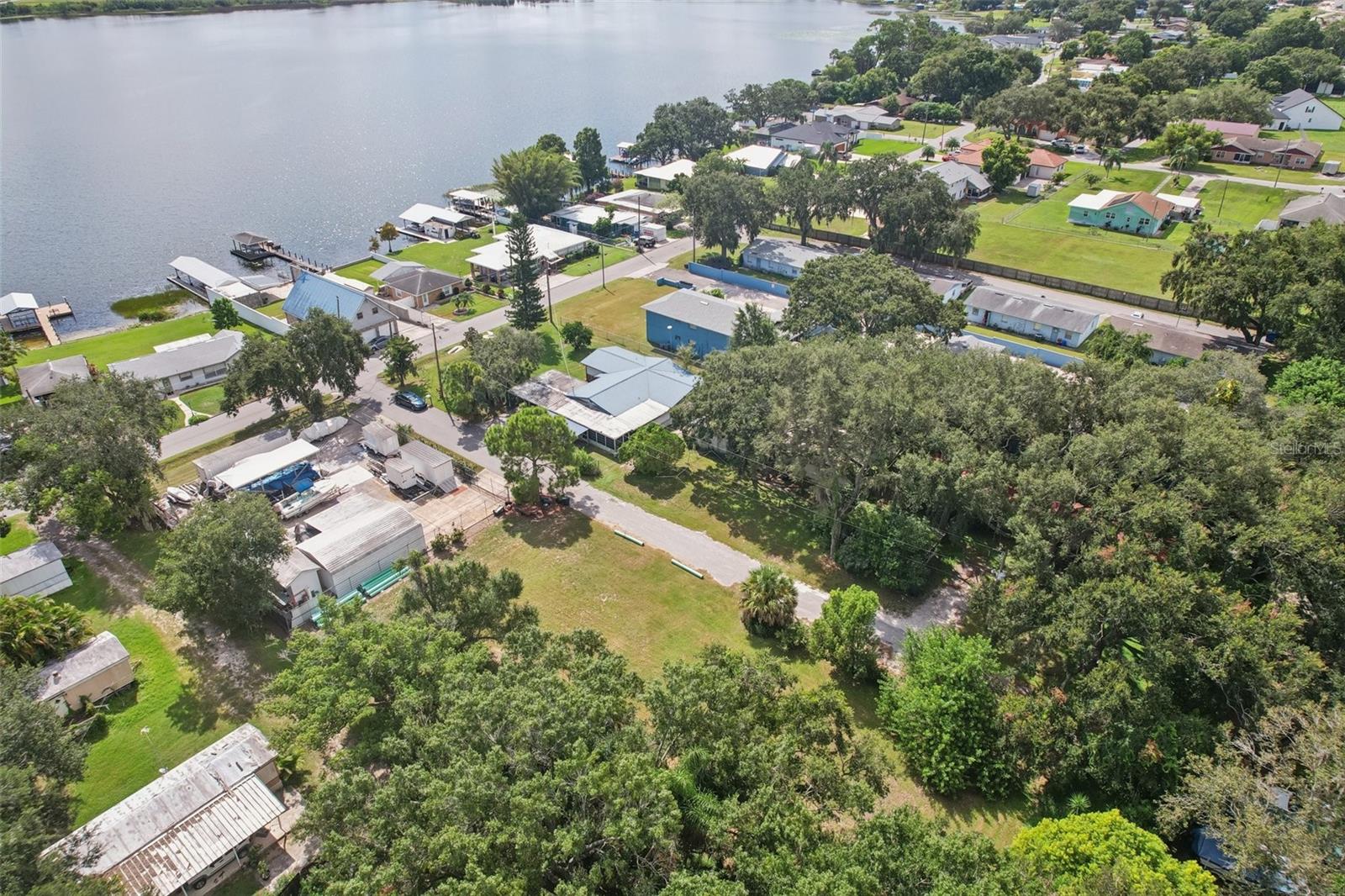 757 Lake Jessie Dr Property Photo 17