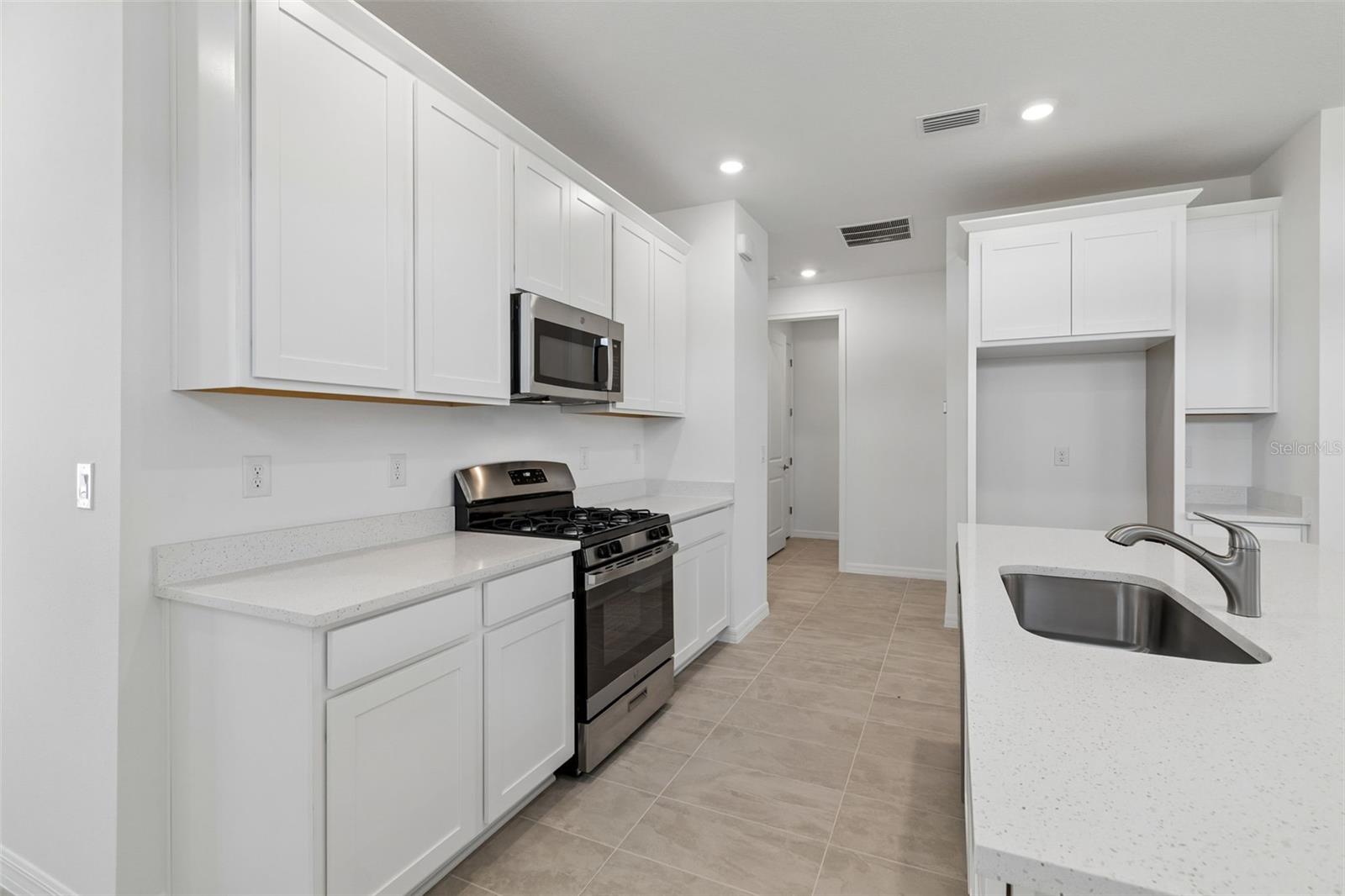 3744 Nandina Cir Property Photo 4