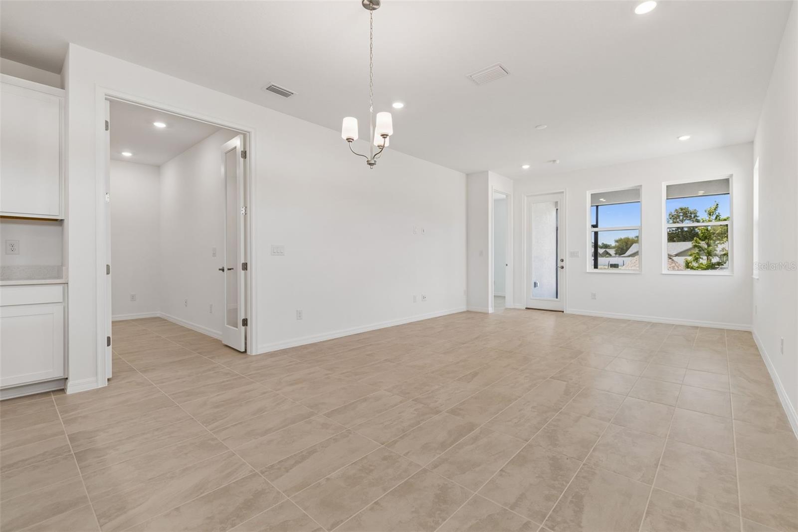 3744 Nandina Cir Property Photo 6
