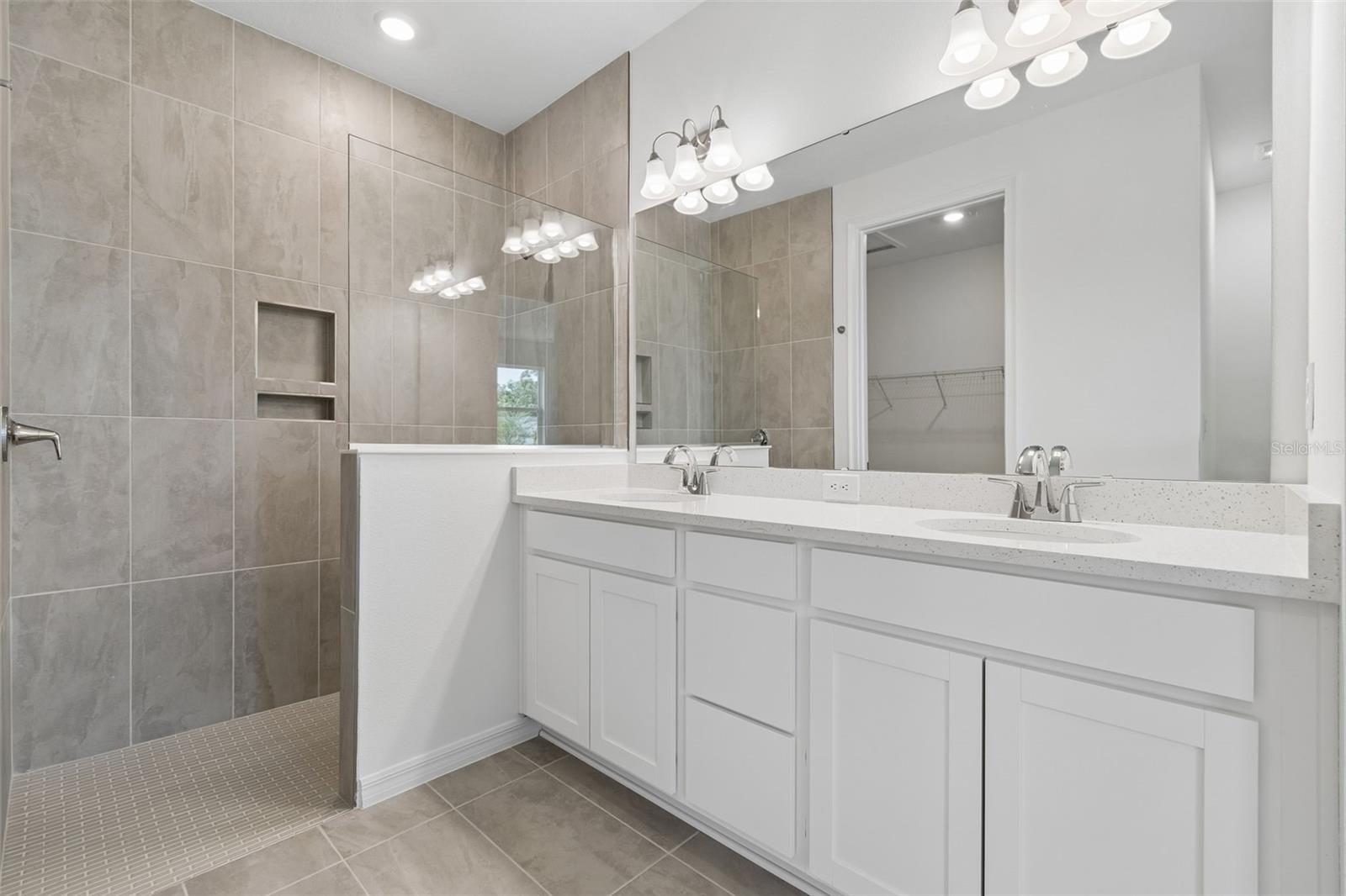 3744 Nandina Cir Property Photo 7