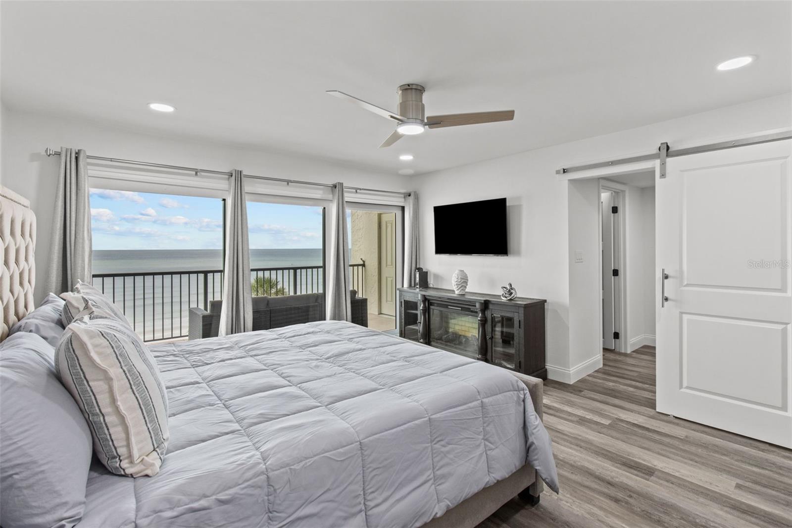 14950 Gulf Blvd #503 Property Photo 17