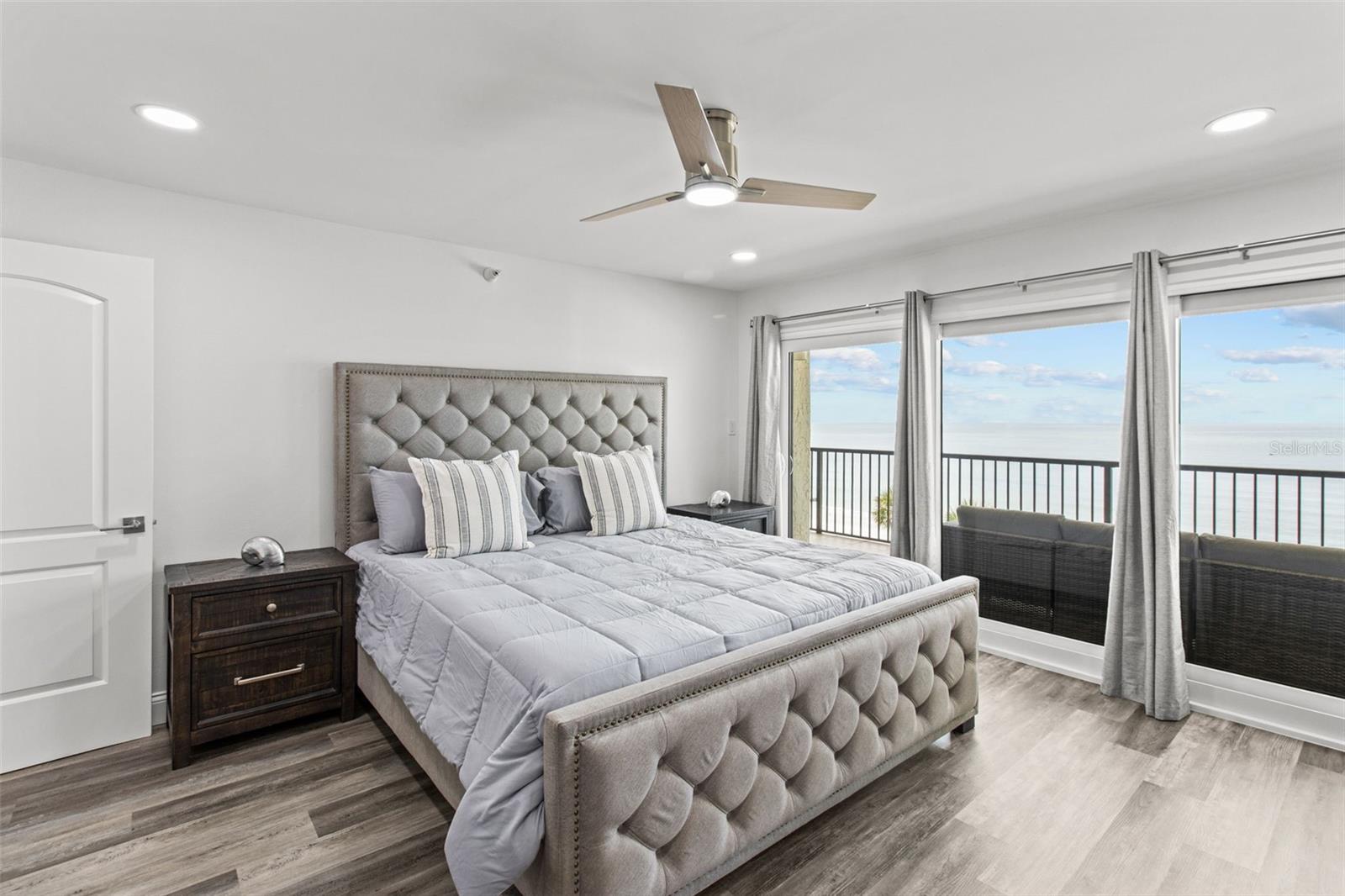 14950 Gulf Blvd #503 Property Photo 18