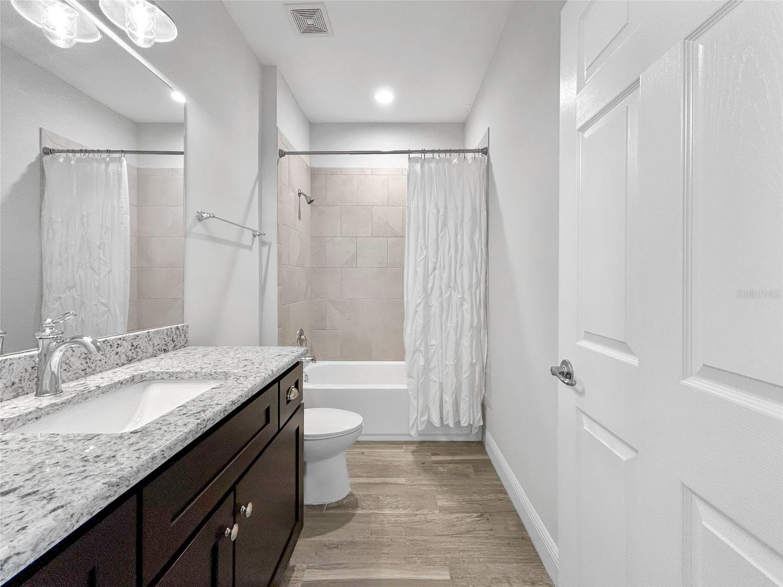 510 Douglas Pl Property Photo 16