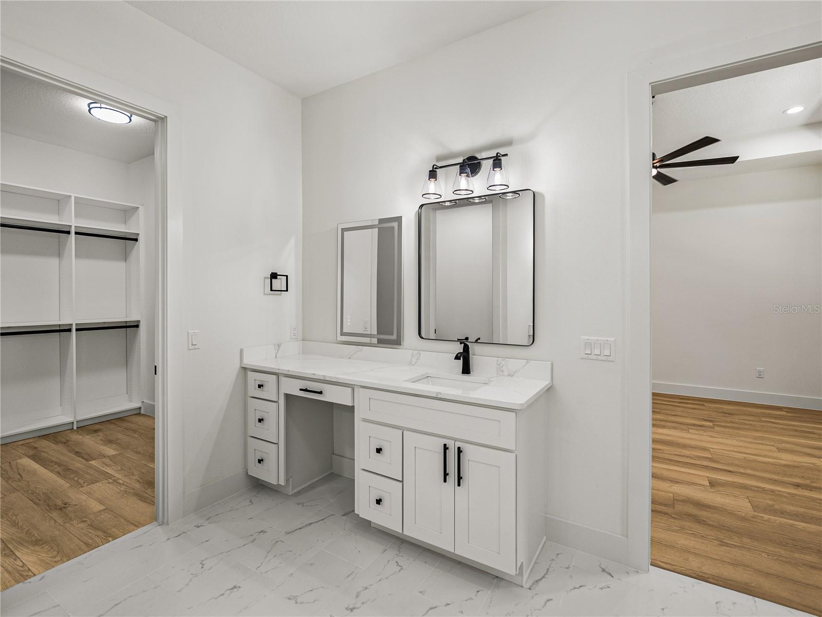 14069 Grandeur Way Property Photo 28