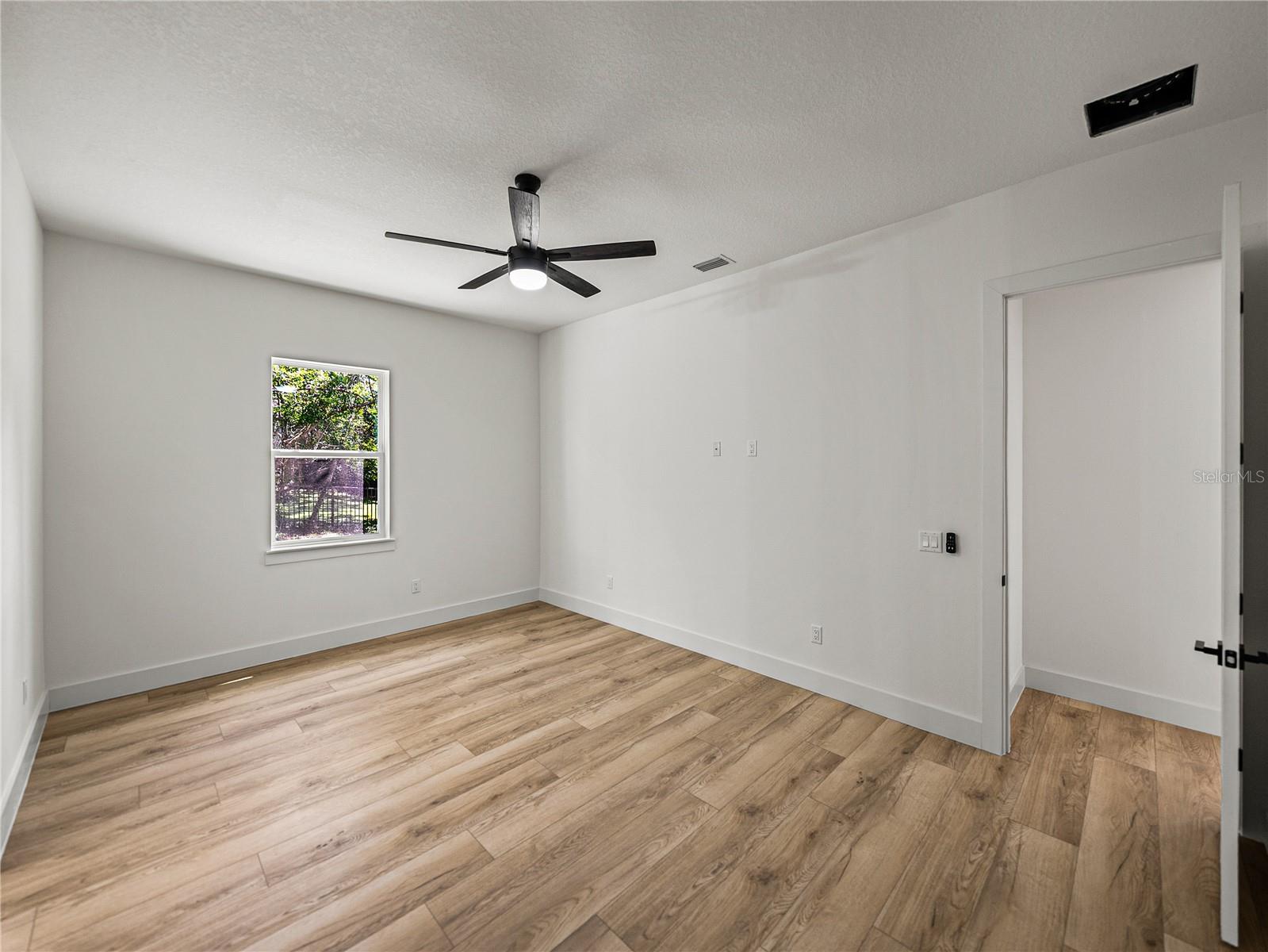 14069 Grandeur Way Property Photo 32