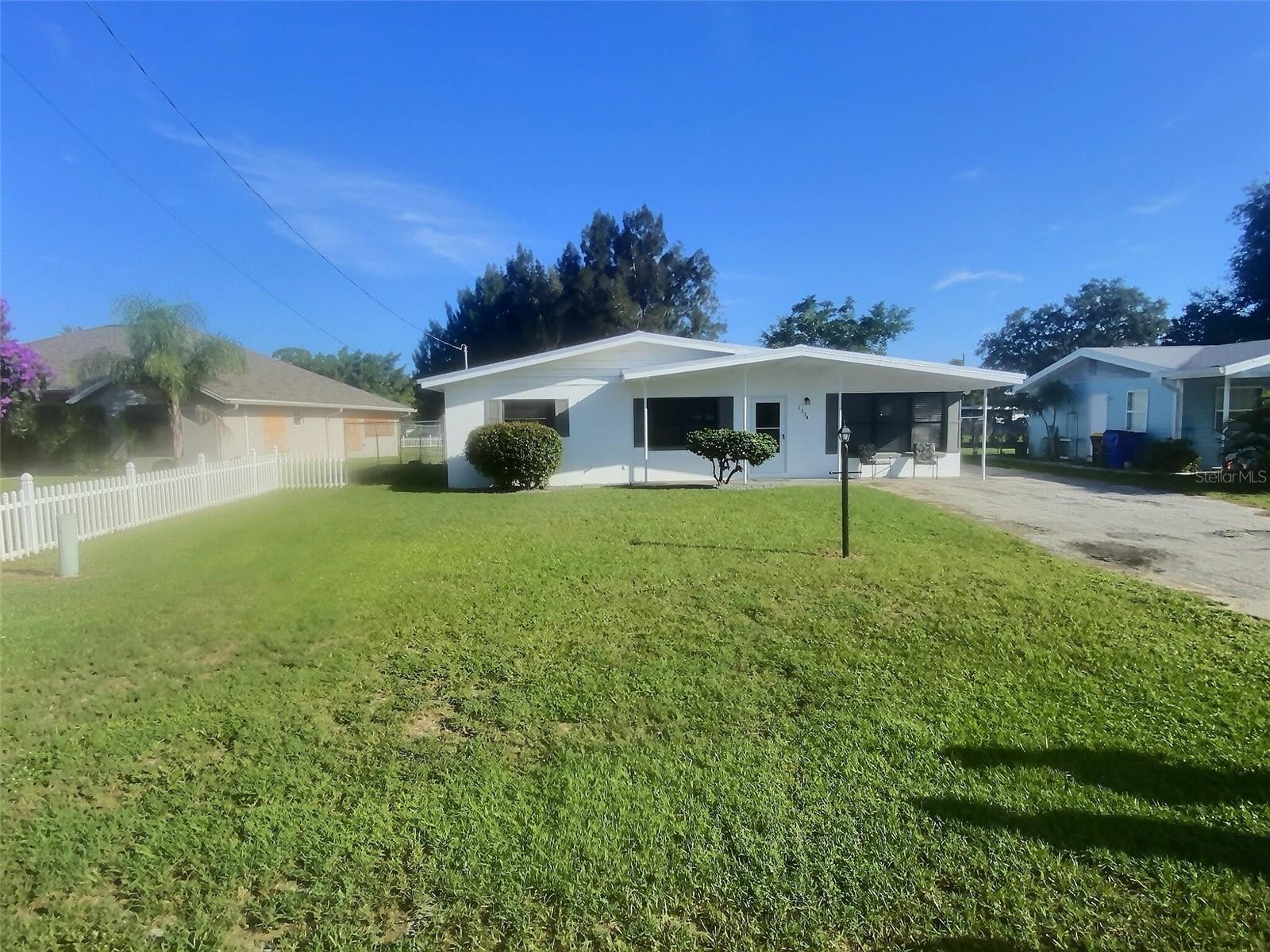 1334 Sunset Dr Property Photo 4