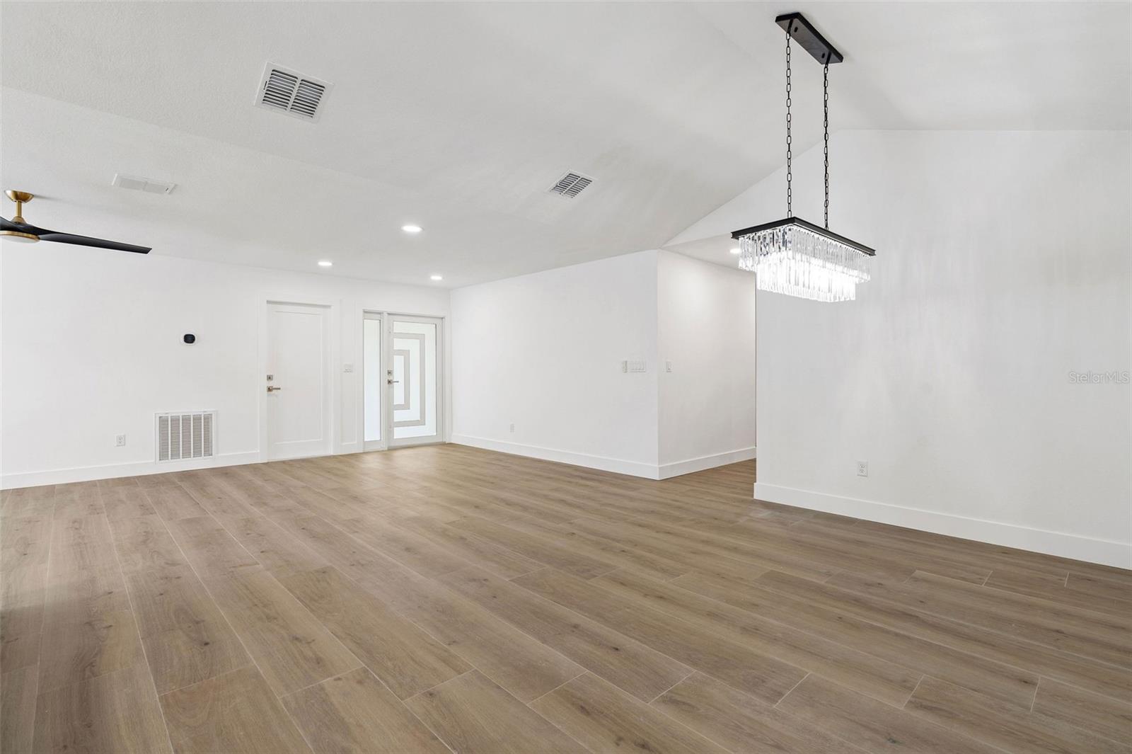 5811 Imperial Ky Property Photo 17