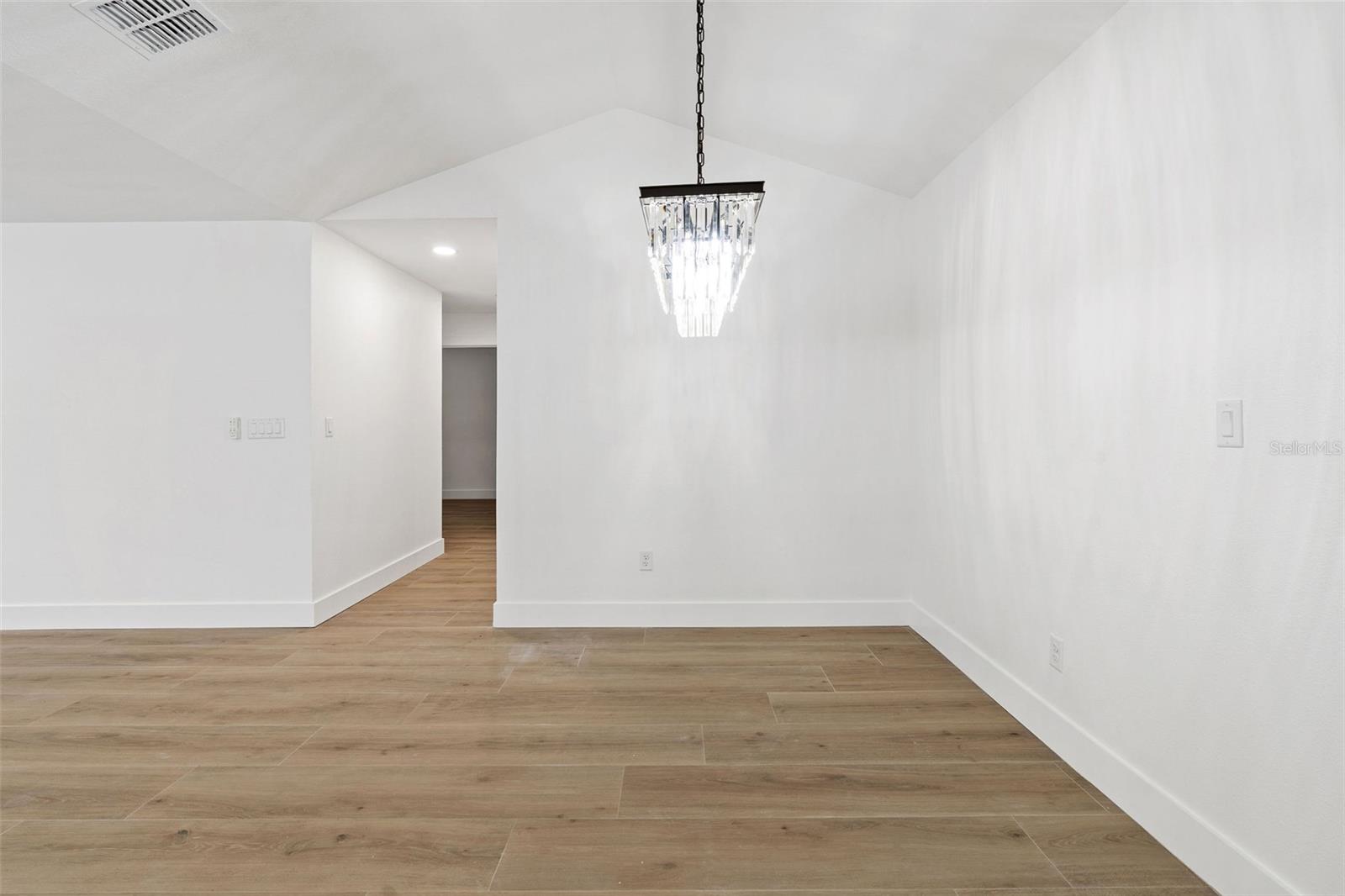 5811 Imperial Ky Property Photo 18