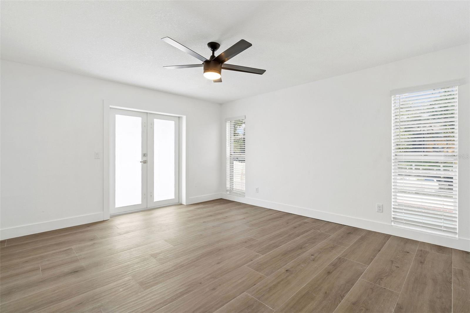 5811 Imperial Ky Property Photo 23