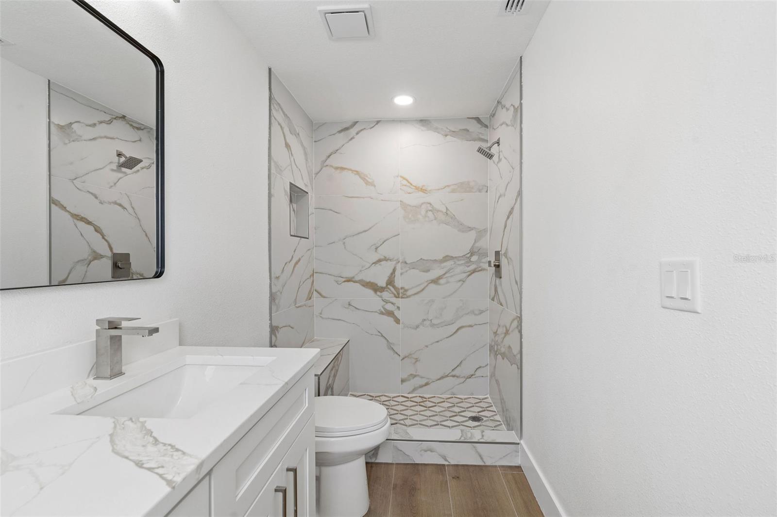 5811 Imperial Ky Property Photo 28