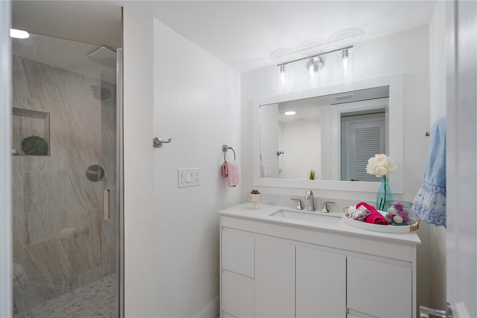 131 Bluff View Dr #109 Property Photo 18