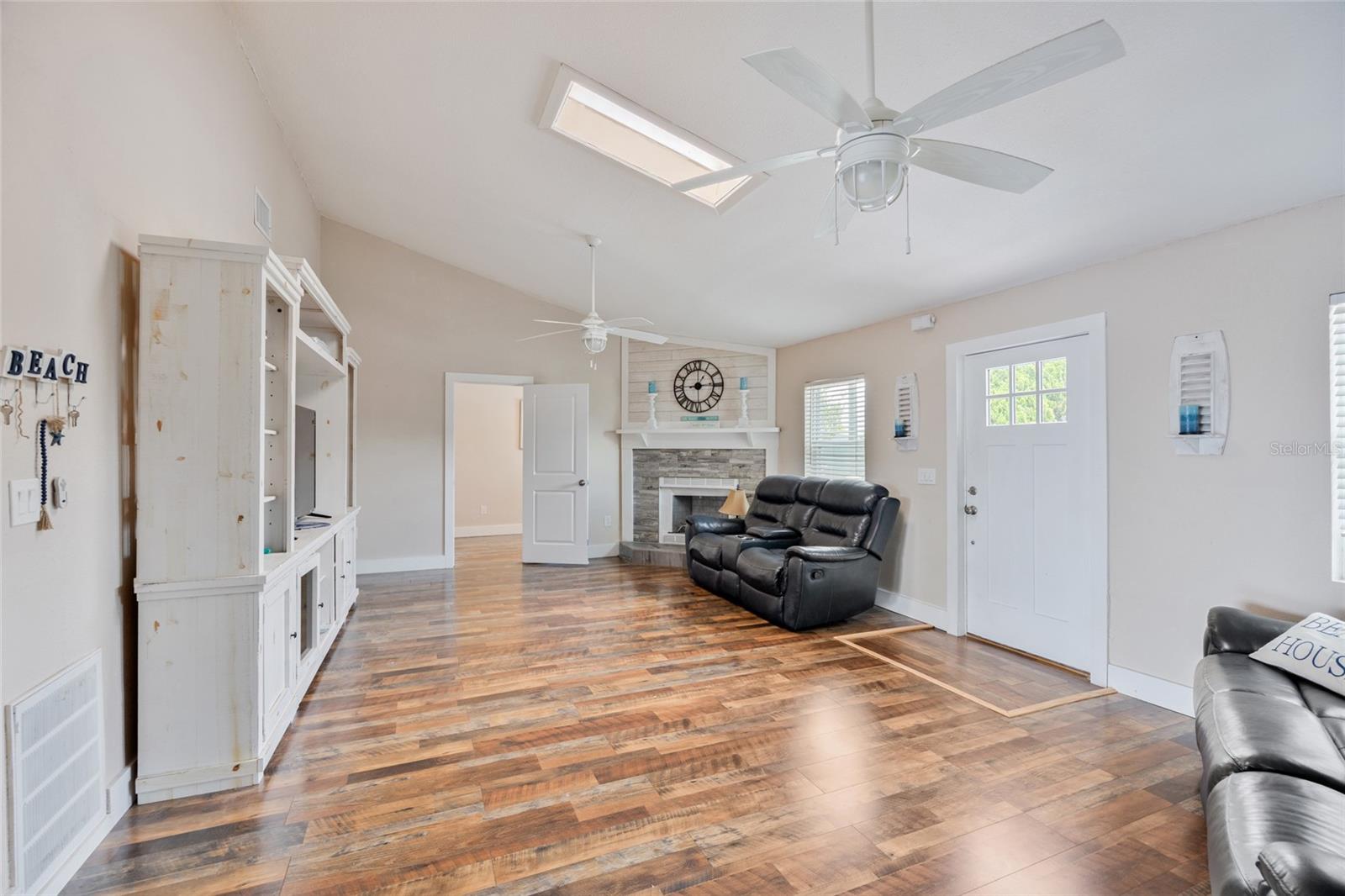13023 Port Ct Property Photo 5