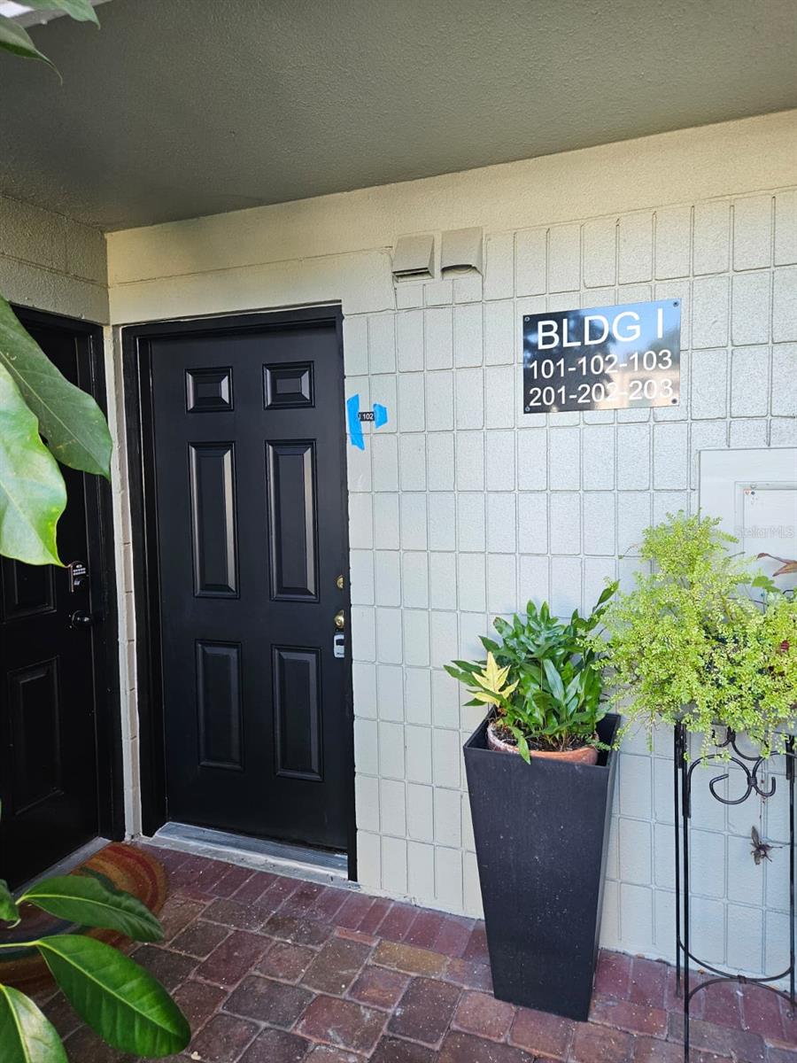 2424 W Tampa Bay Blvd #i102 Property Photo 2