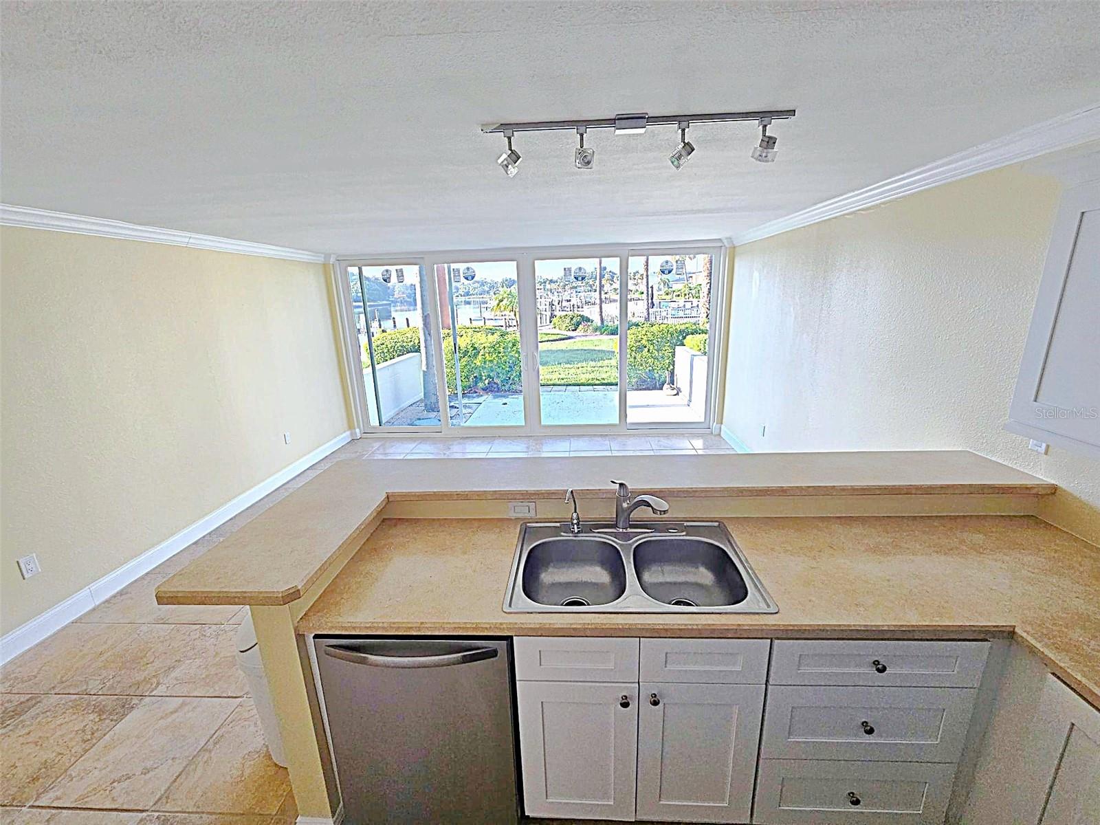 2424 W Tampa Bay Blvd #i102 Property Photo 13