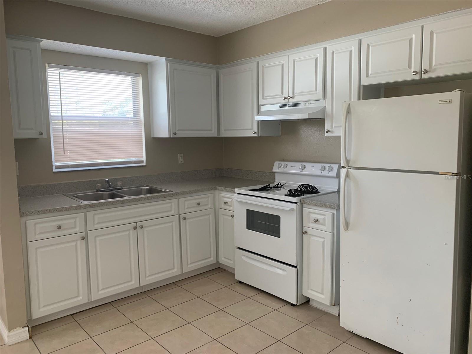 9502 Banyan Ave #a Property Photo 4