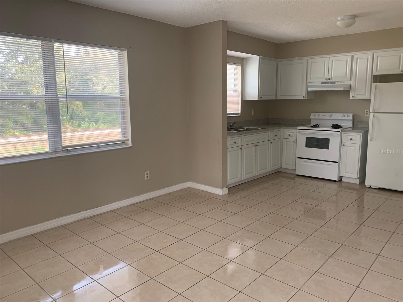 9502 Banyan Ave #a Property Photo 7