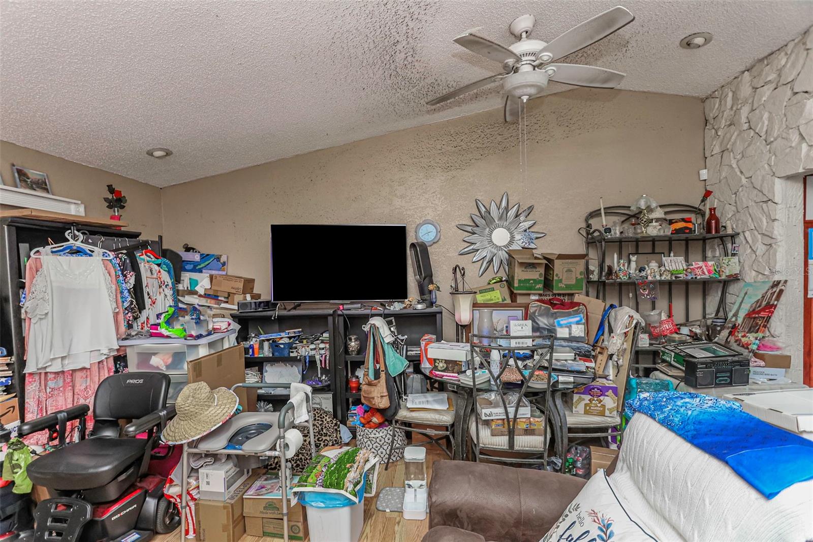 10039 88th St Property Photo 6