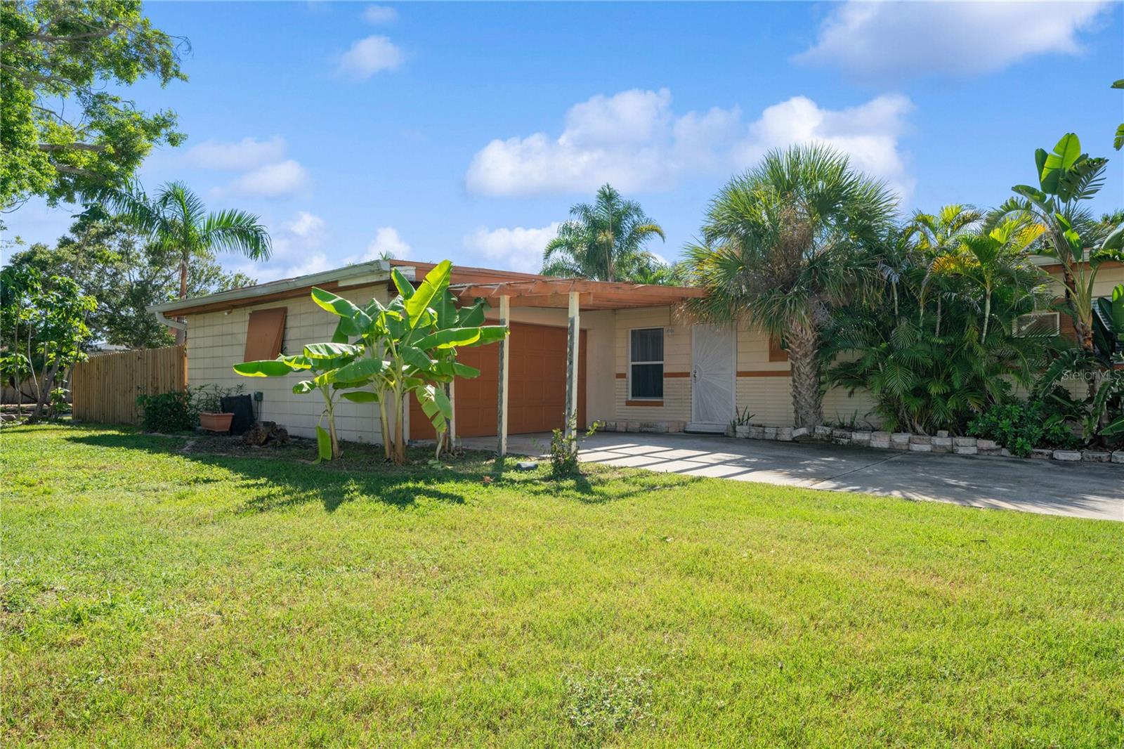 6903 S Shore Dr S Property Photo 1