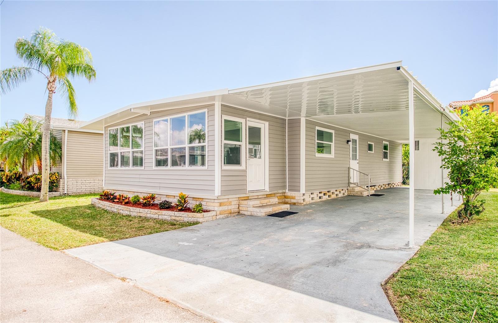 18675 Us Highway 19 N #415 Property Photo 2