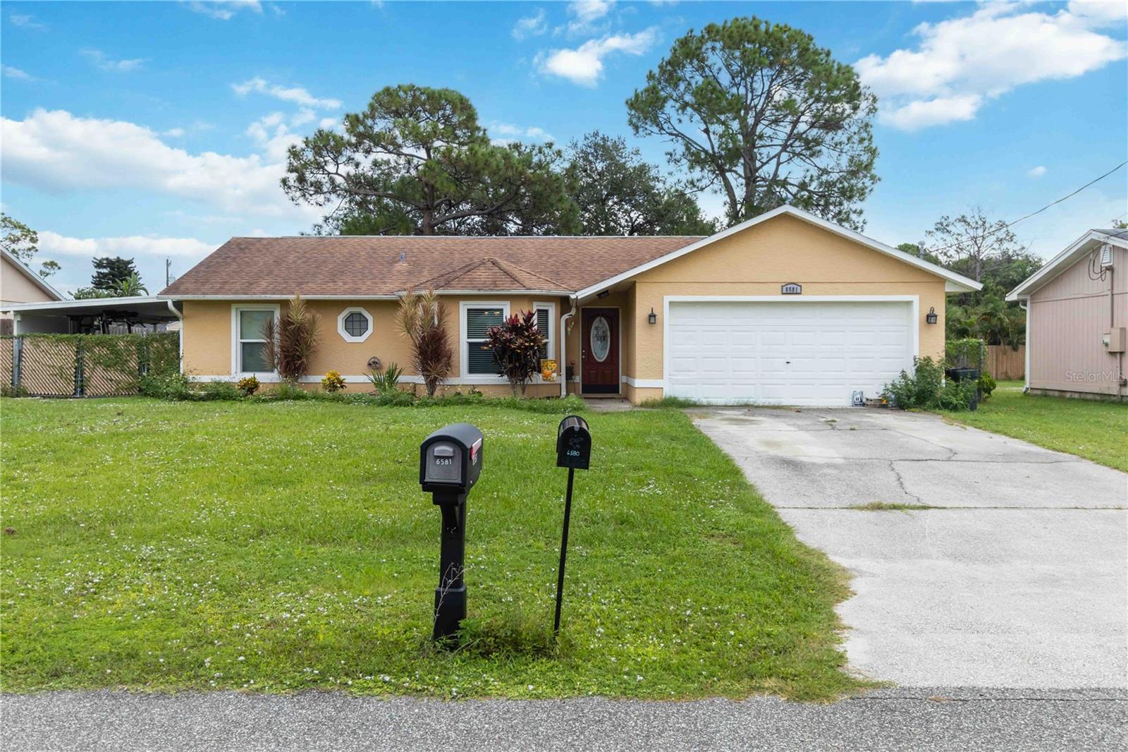 6581 Bancroft Ave Property Photo 1