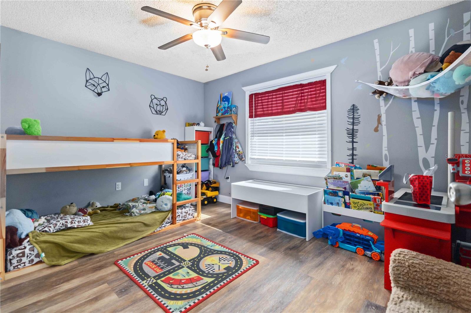 6581 Bancroft Ave Property Photo 16