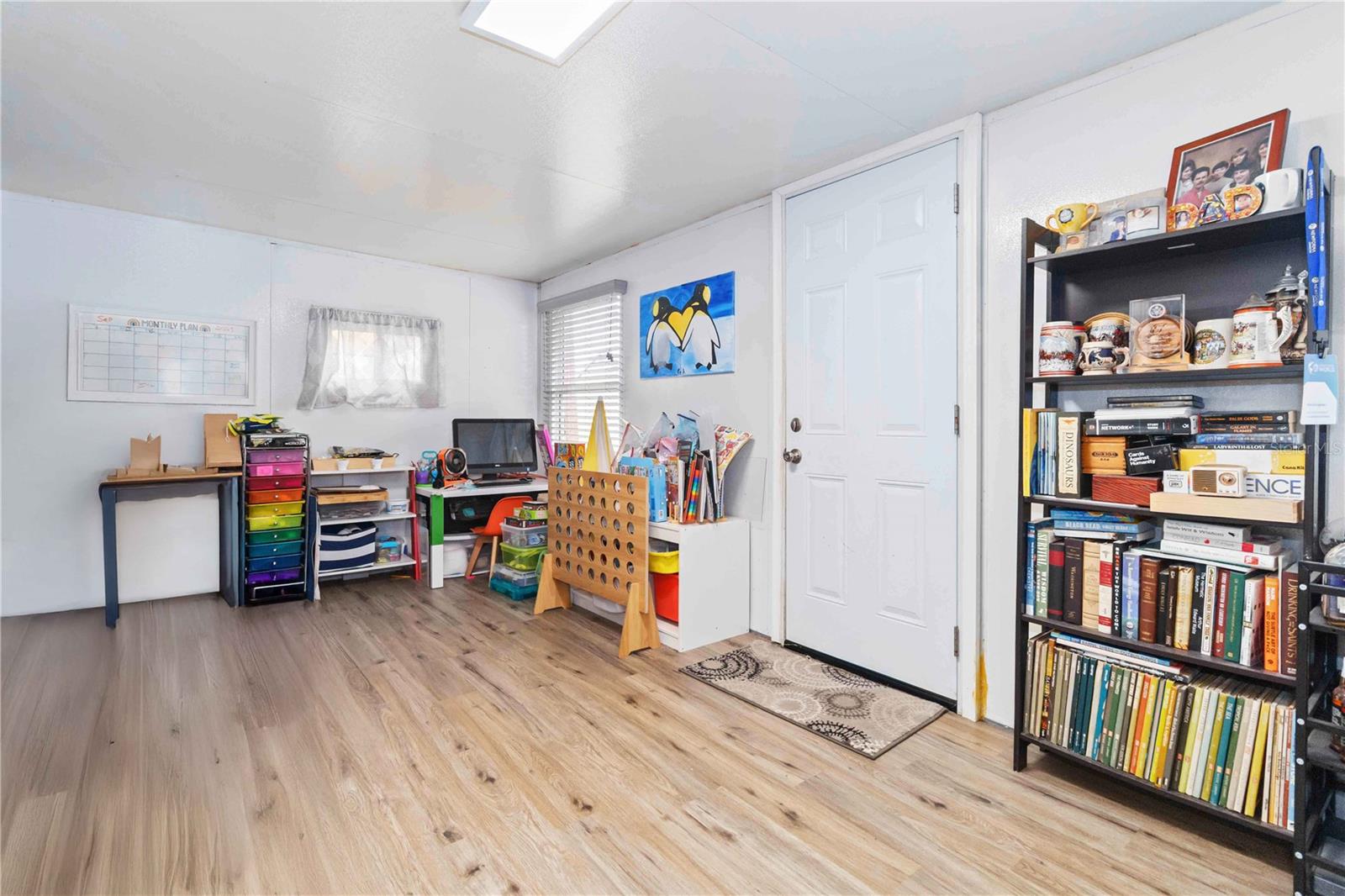 6581 Bancroft Ave Property Photo 24