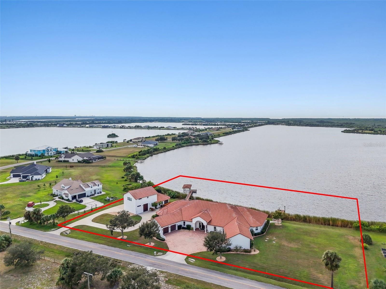 3215 Gulf City Rd Property Photo 5