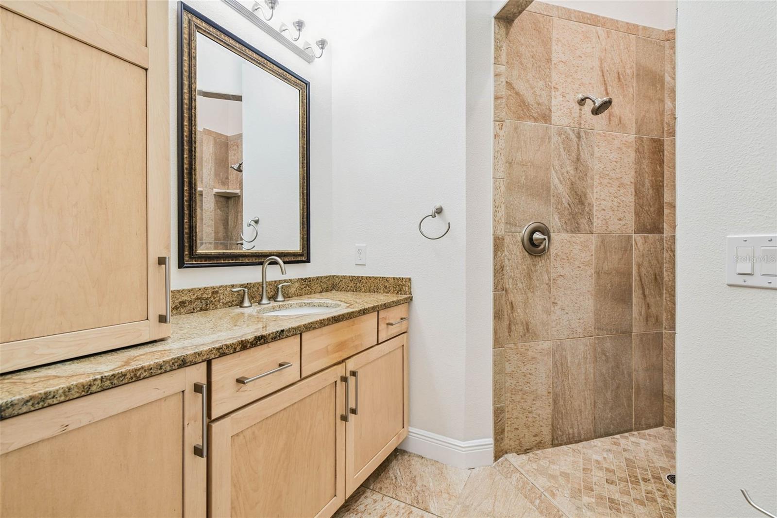 3215 Gulf City Rd Property Photo 40