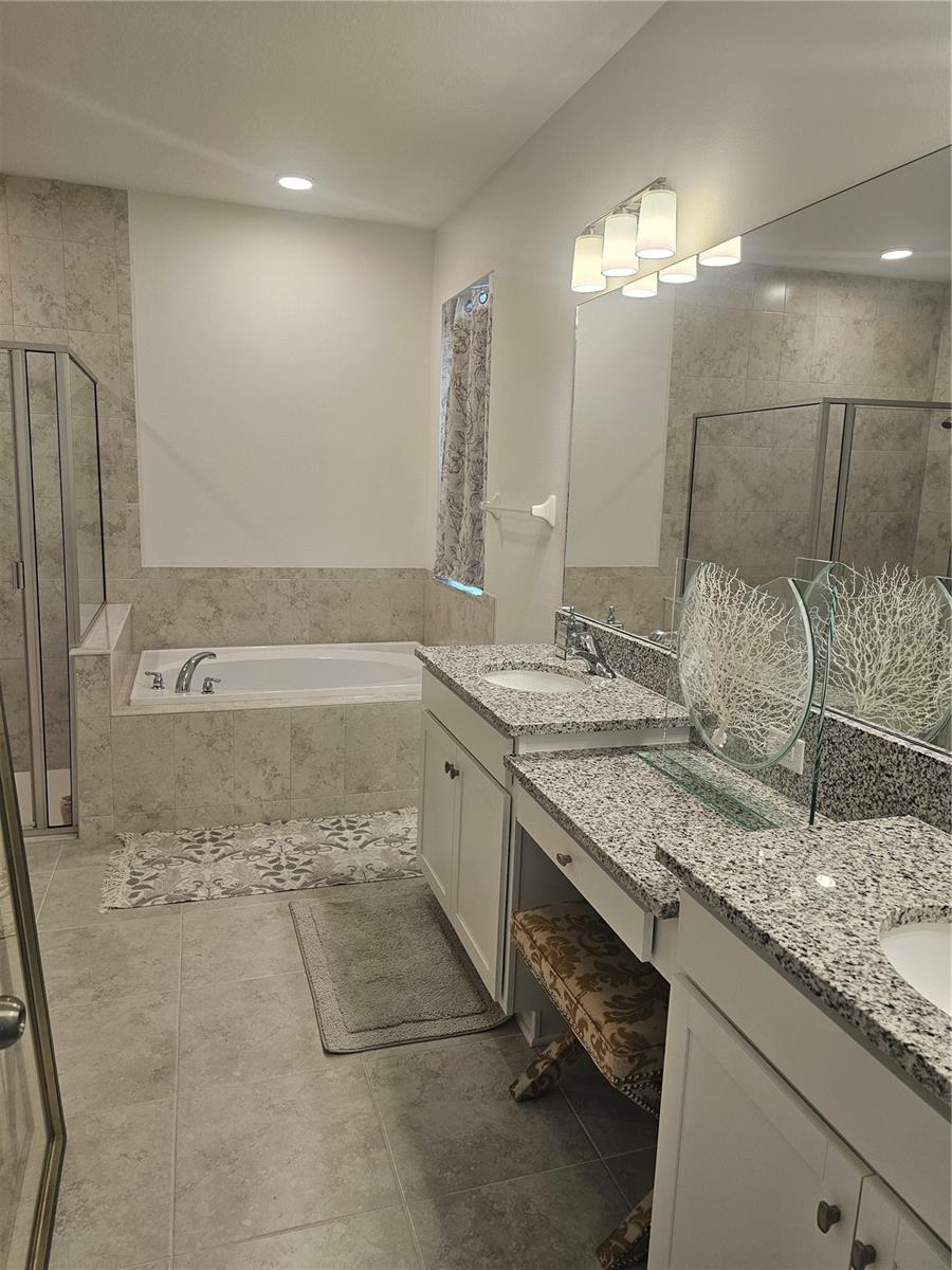 2450 Sunny Pebble Loop Property Photo 32