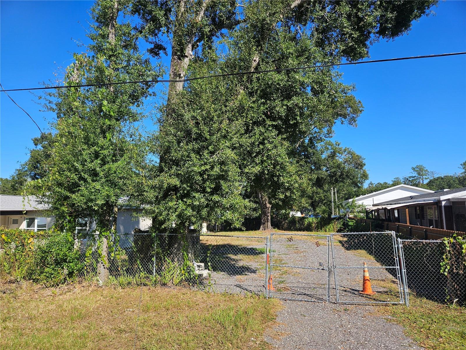 12321 Cambridge Ave Property Photo 3