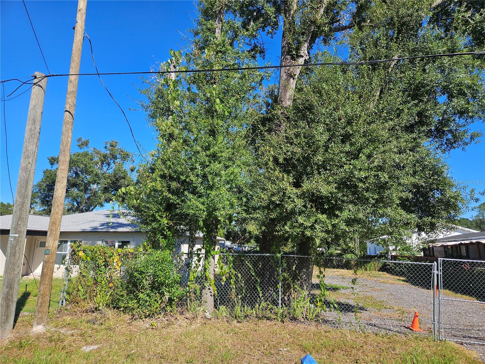 12321 Cambridge Ave Property Photo 6