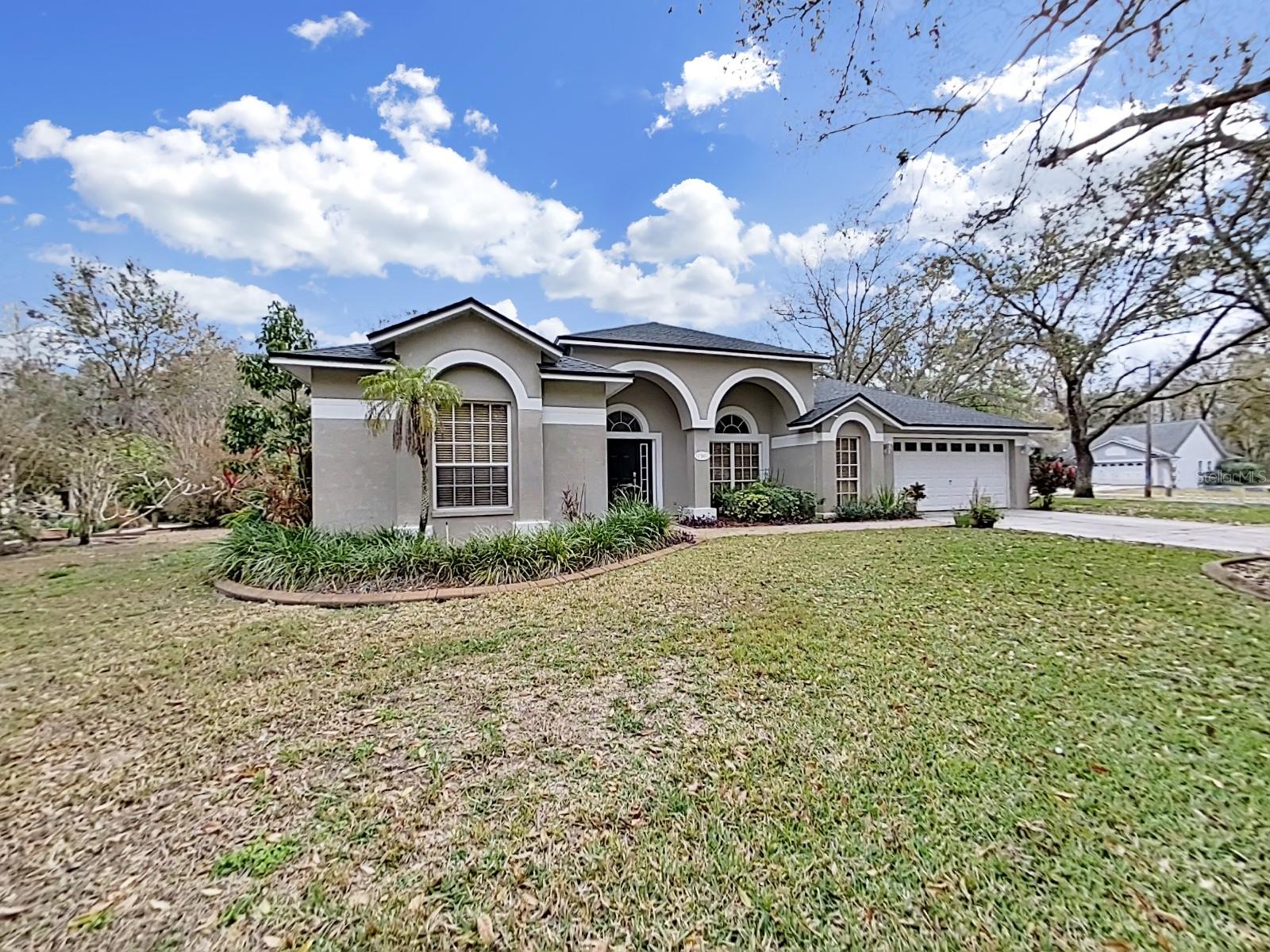 17307 Oak Ledge Dr Property Photo 1