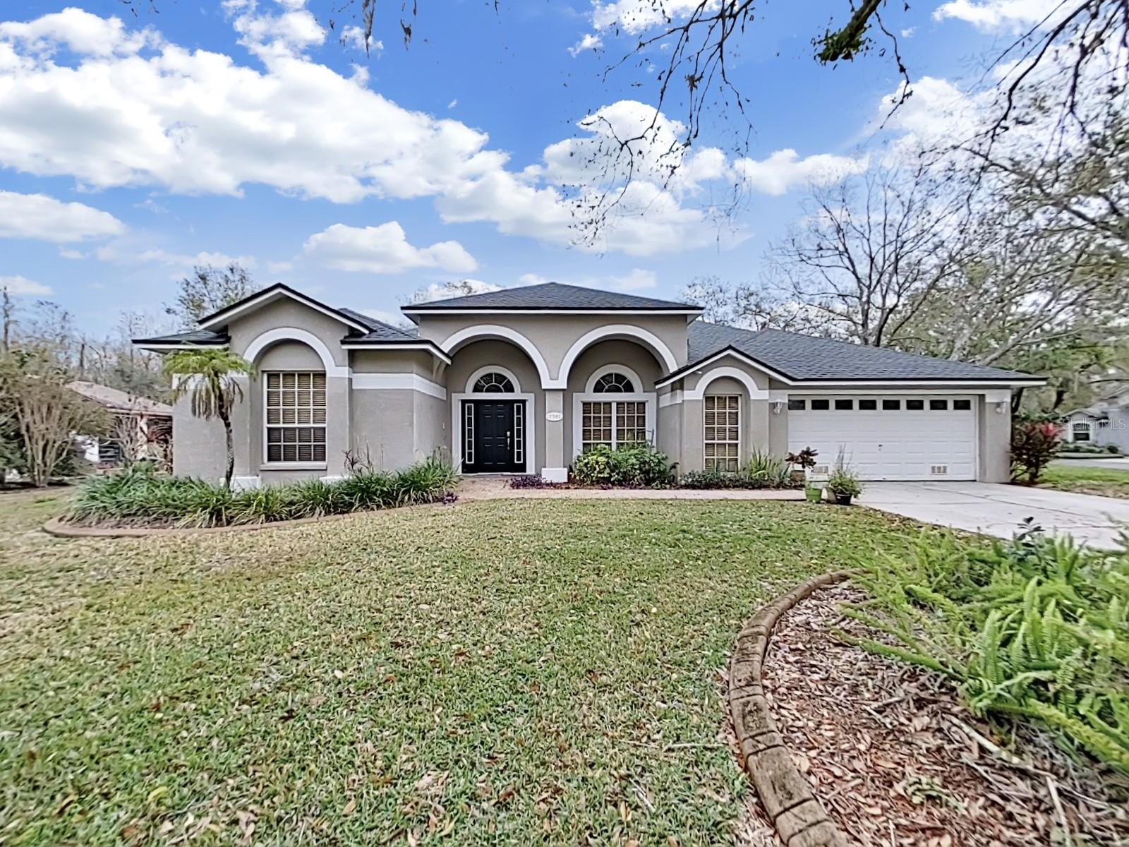 17307 Oak Ledge Dr Property Photo 3