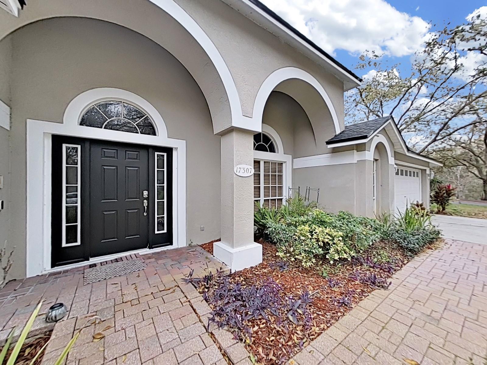 17307 Oak Ledge Dr Property Photo 5